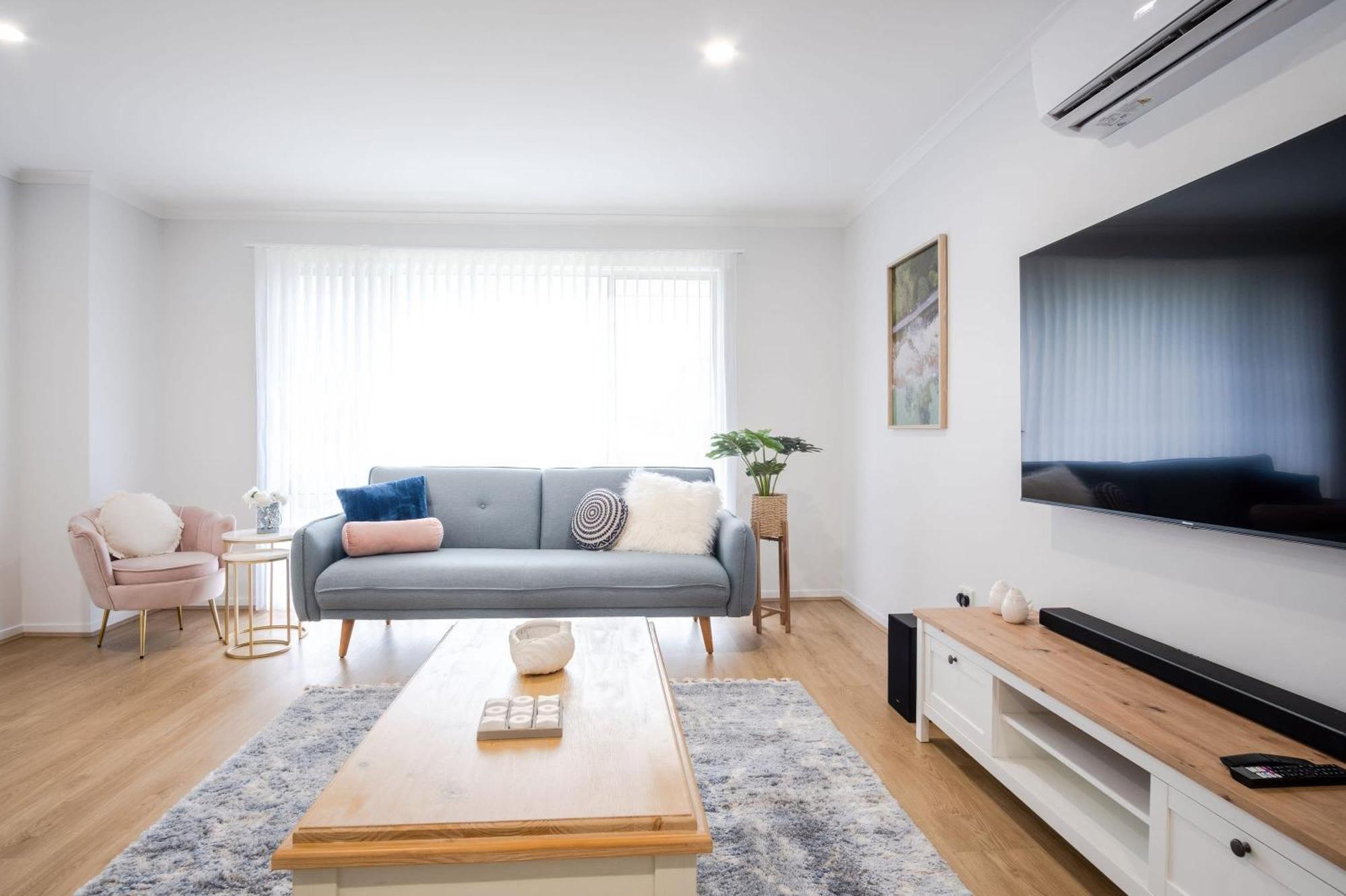 Pet Friendly Battery Hill Away From Holiday home Caloundra