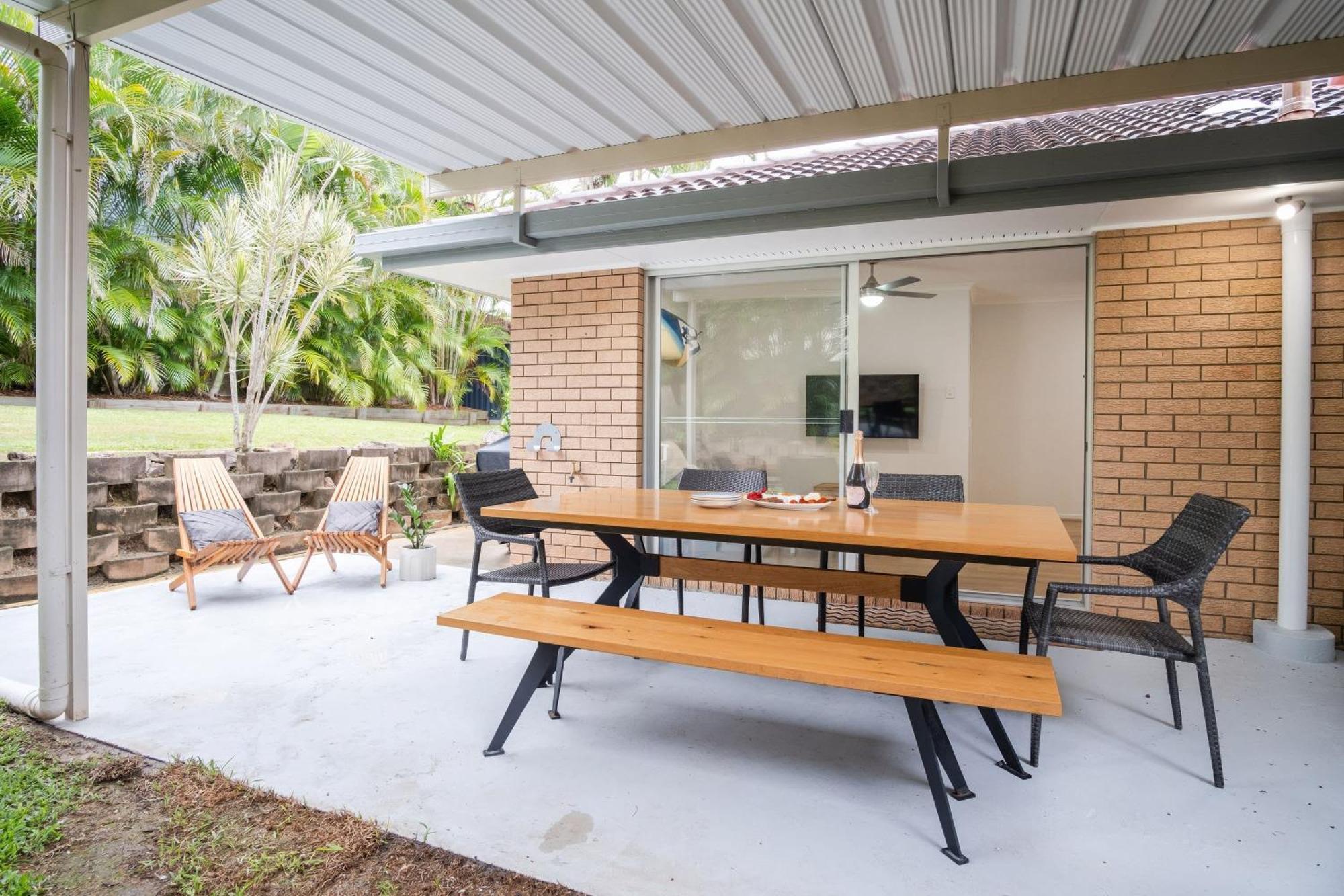 Pet Friendly Battery Hill Away From Caloundra