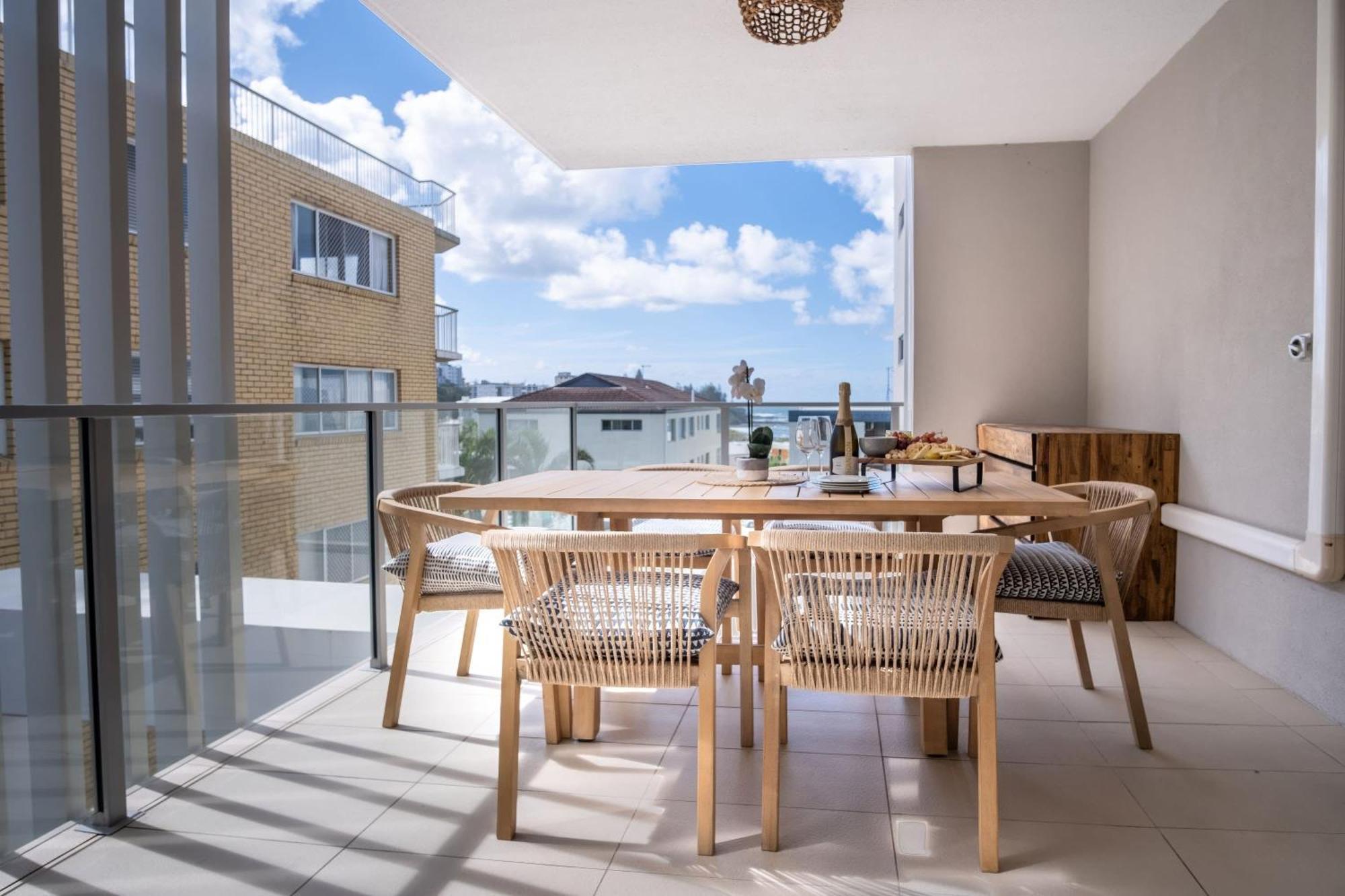 Modern Seaside Oasis In Kings Apartment Caloundra