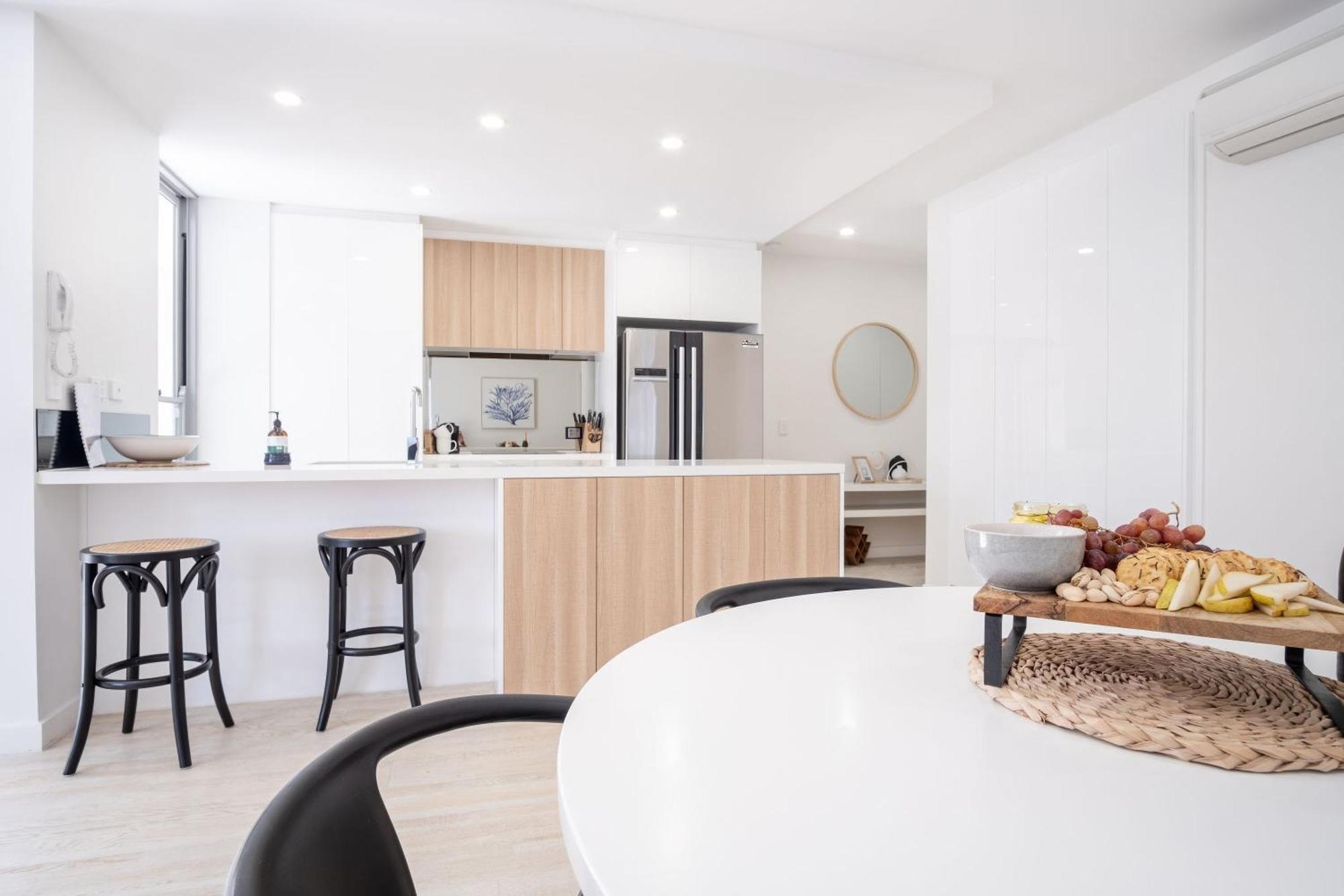 Apartment Modern Seaside Oasis In Kings