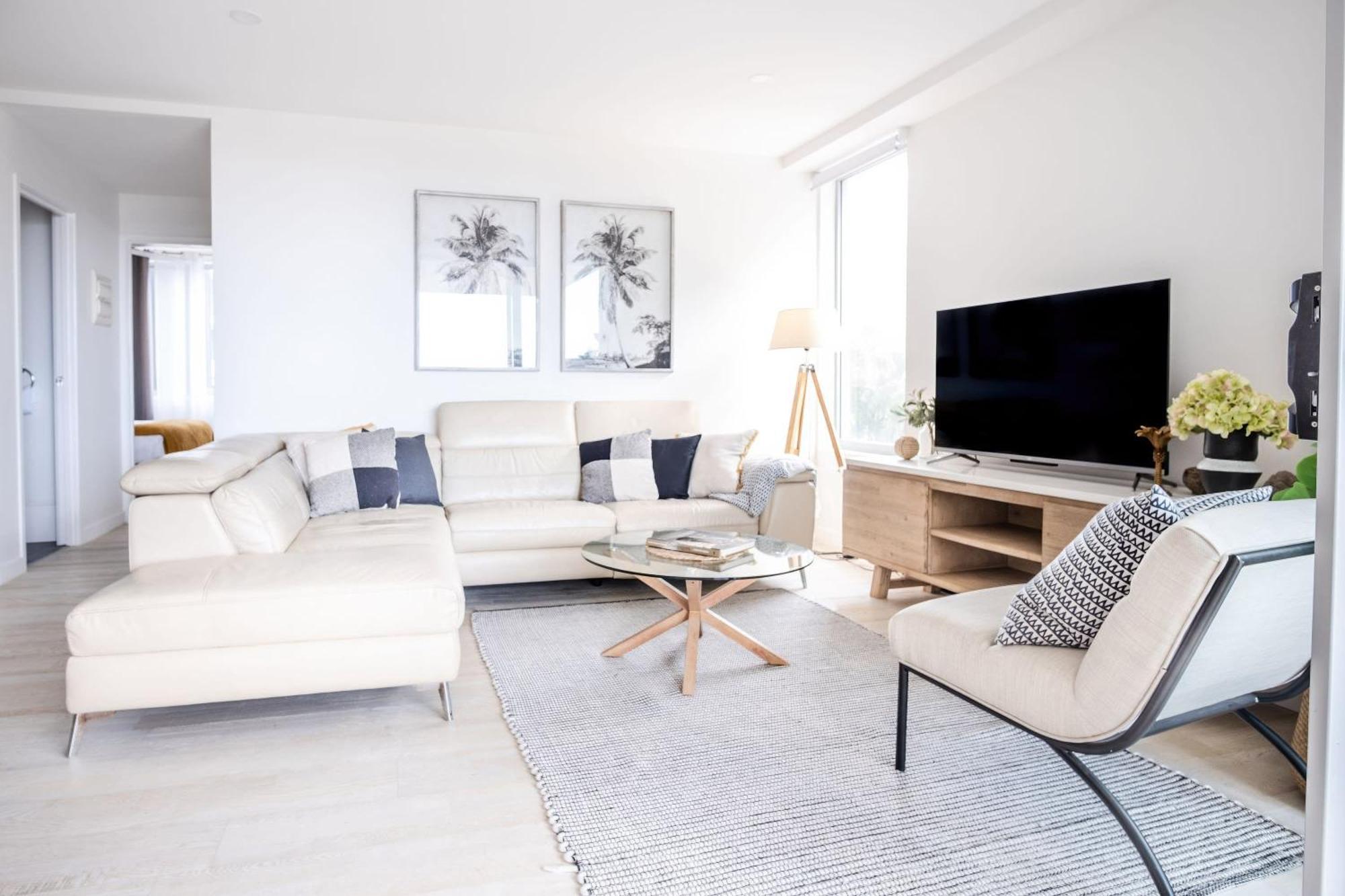 Modern Seaside Oasis In Kings