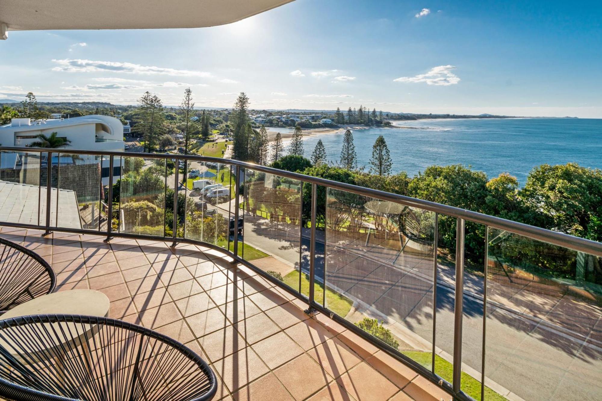 Apartment Ocean Front Views With Rooftop Terrace *