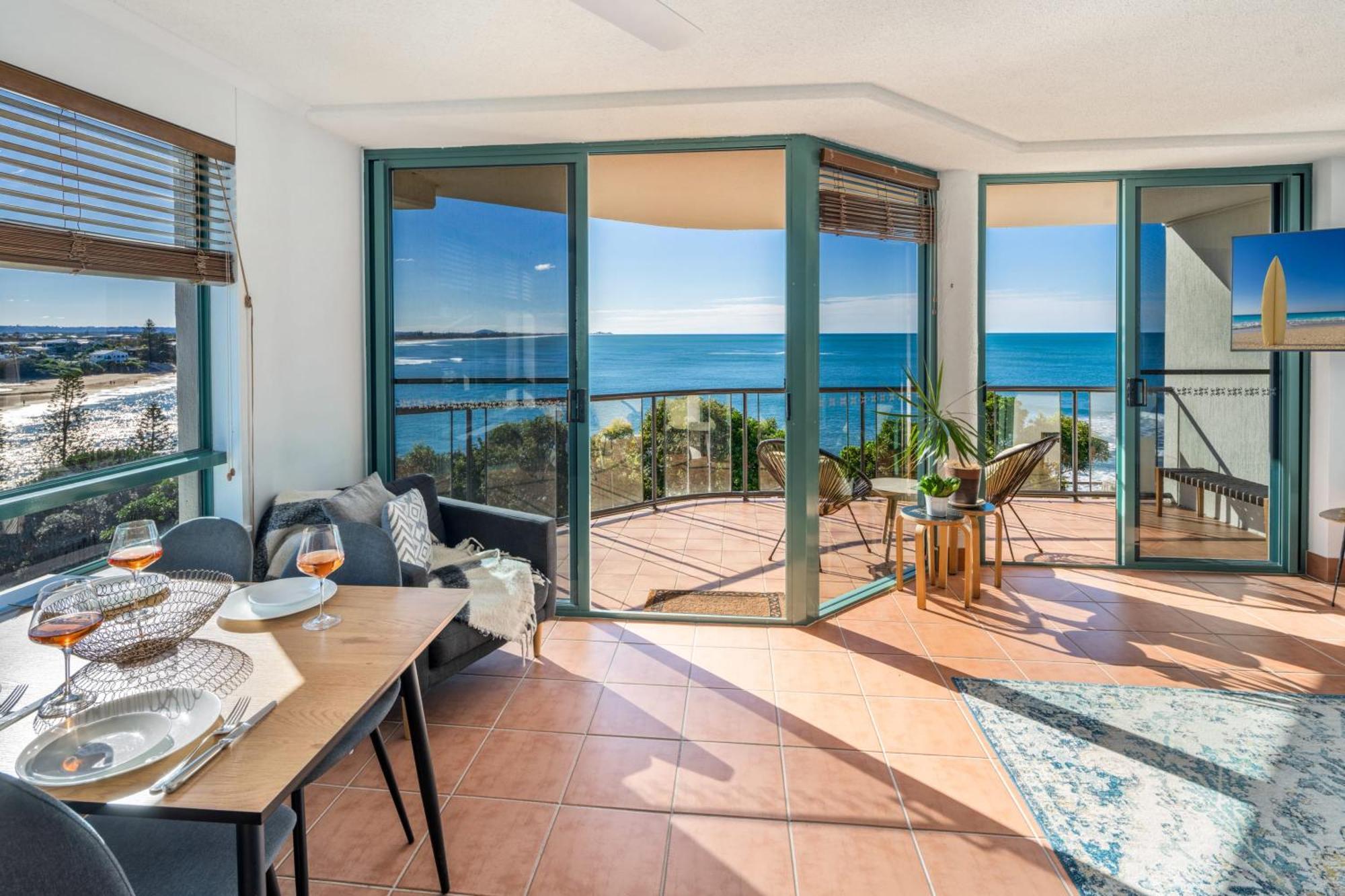 Ocean Front Views With Rooftop Terrace