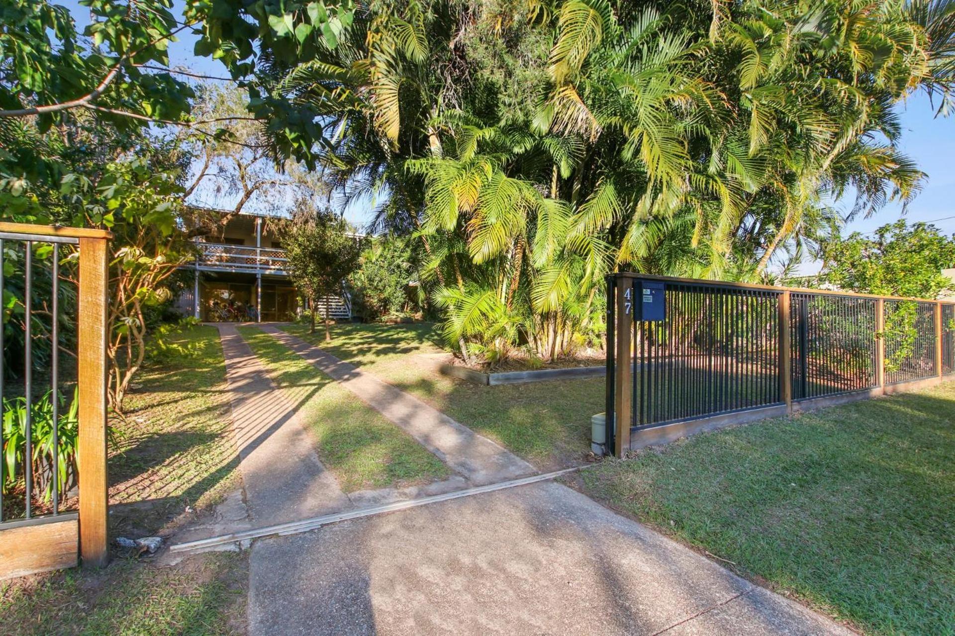 Edmund Street 47, Shelly *