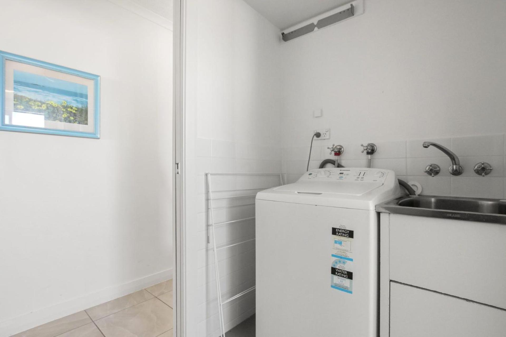 Deepwater Cove Unit 7, 68 Lower Gay Terrace, Bulcock Apartment