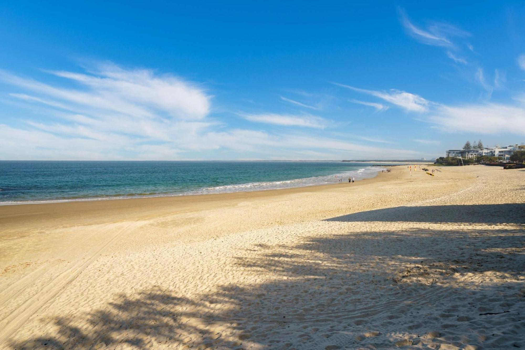 Apartment Oceanfront Views At Rolling Surf *