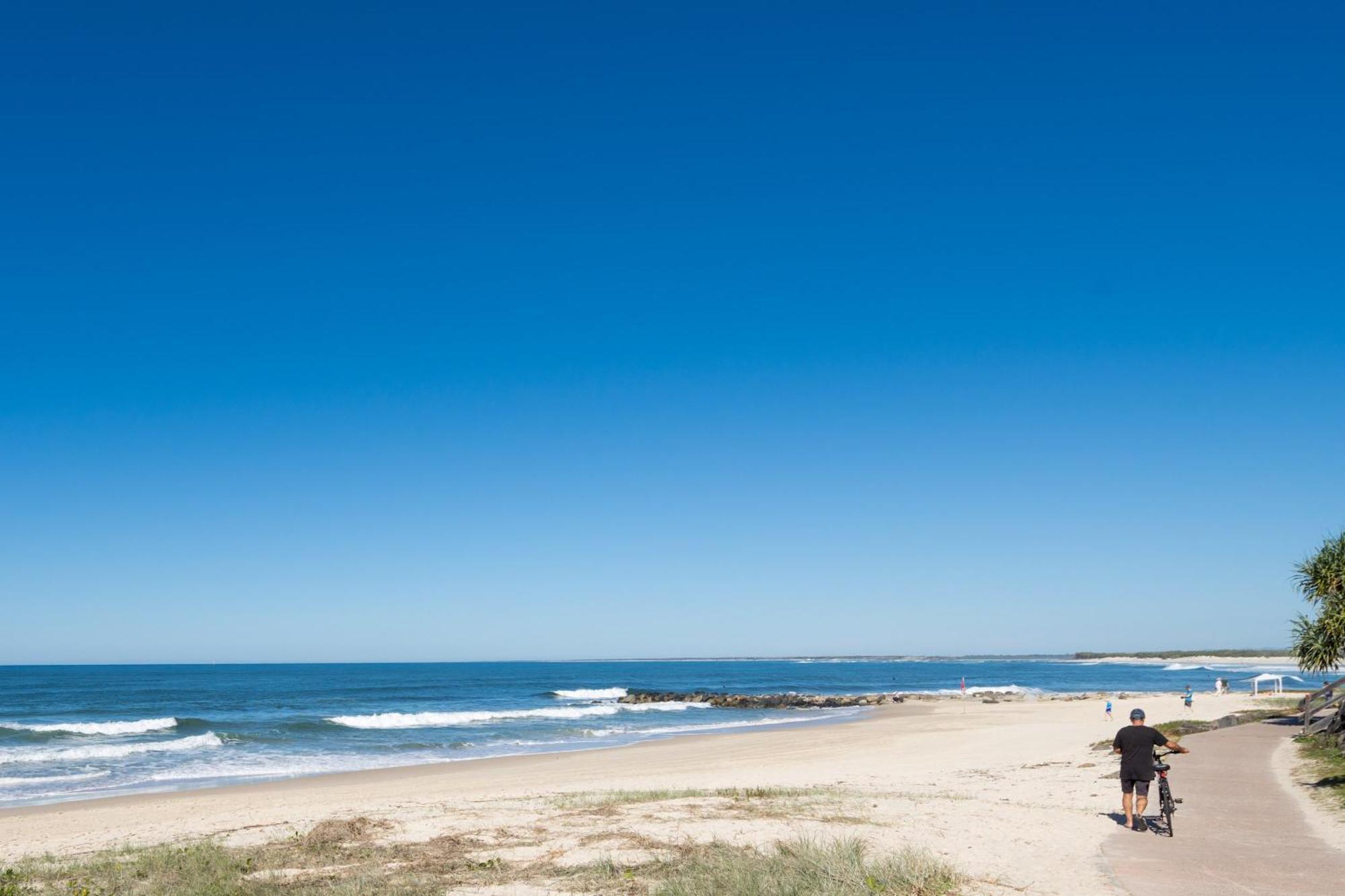 Apartment Oceanfront Views At Rolling Surf Caloundra