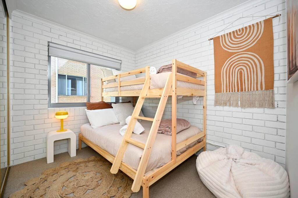 Kings - Beachfront Bliss Apartment Caloundra