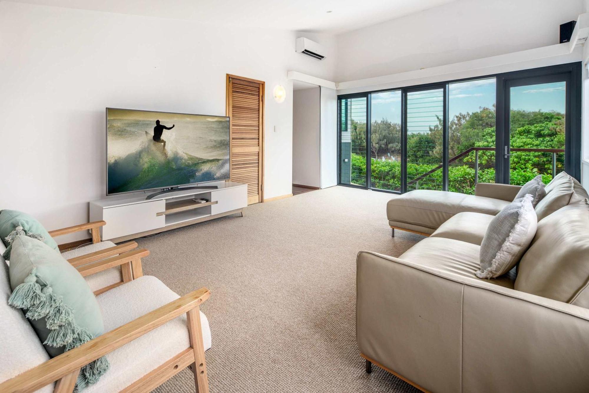 Shelly Seaside A * Caloundra
