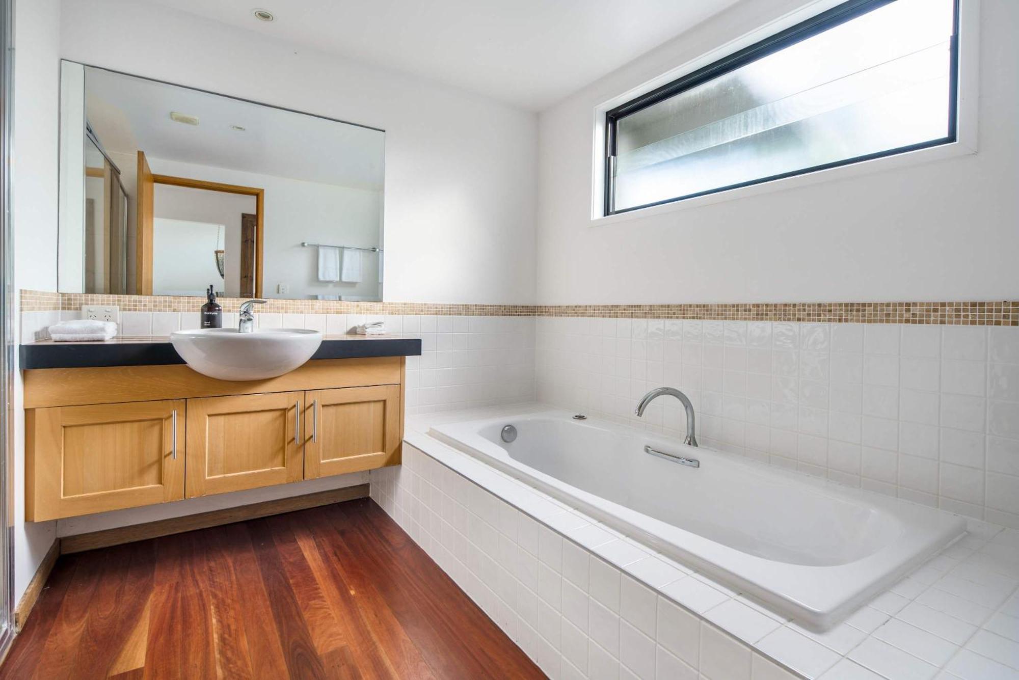 Shelly Seaside A * Caloundra
