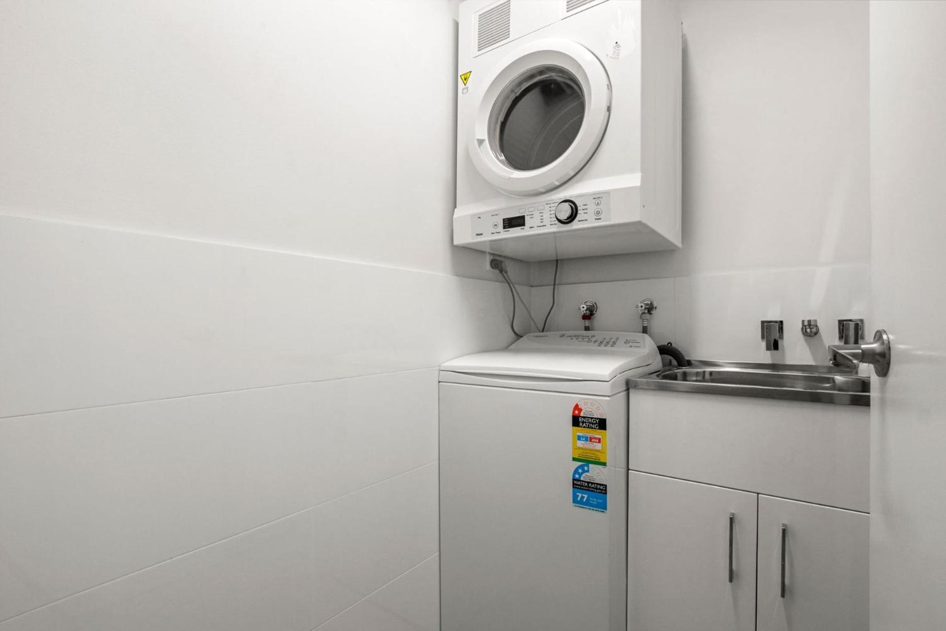 Monterey Unit 17, 27 Warne Tce Kings *