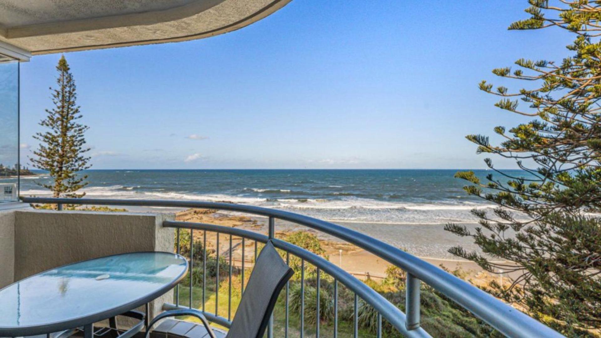 #6 Seaspray, Kings - Absolute Waterfront Apartment