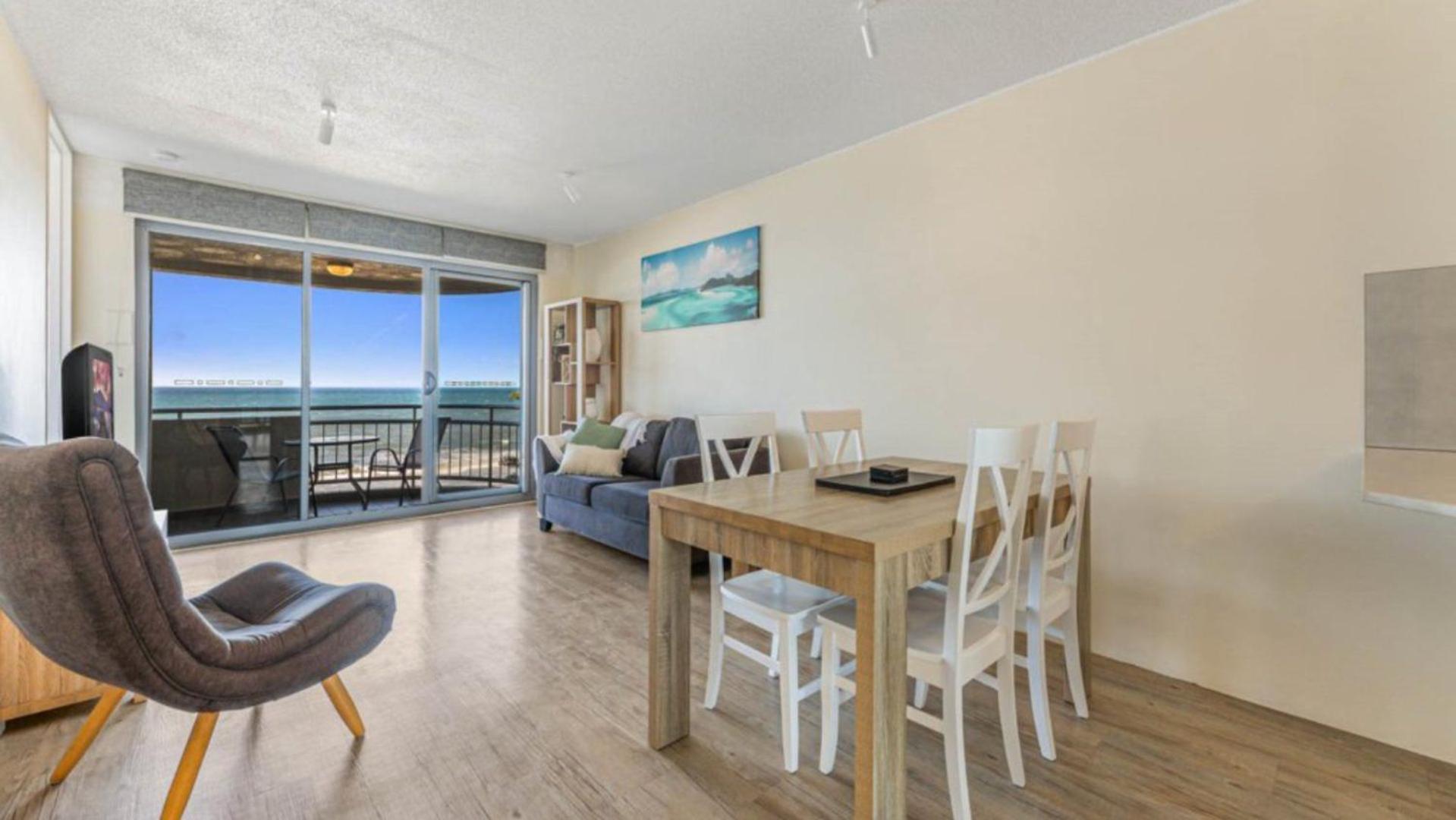 Apartment #6 Seaspray, Kings - Absolute Waterfront *