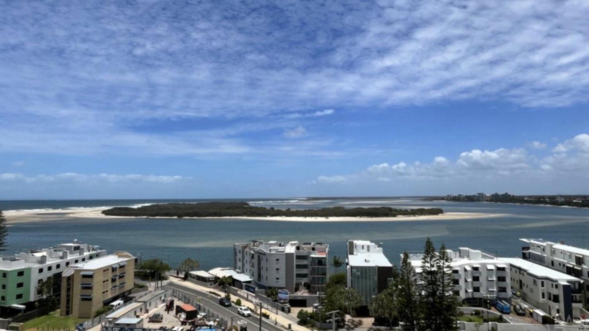 #803 Pumicestone Blue - Views With Rooftop Pool! *