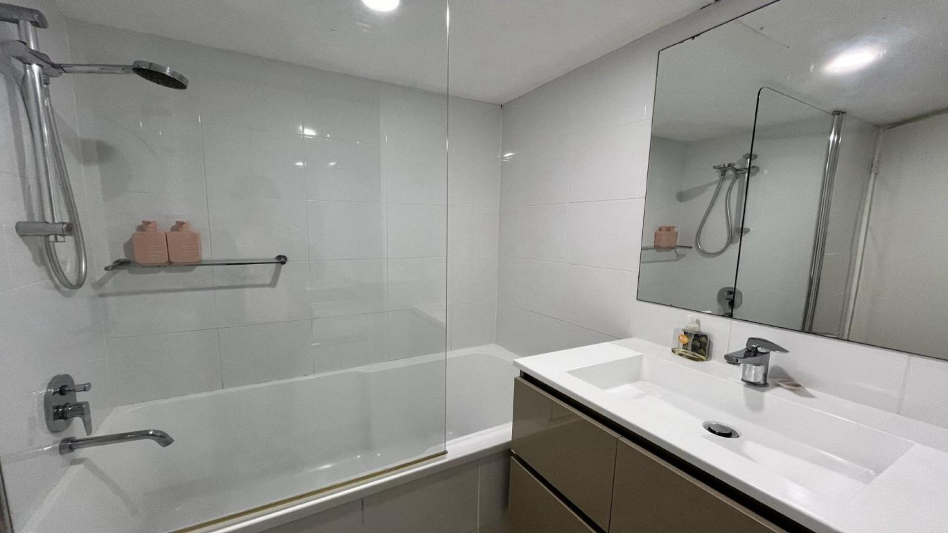 Absolute Waterfront With Rooftop! * Caloundra