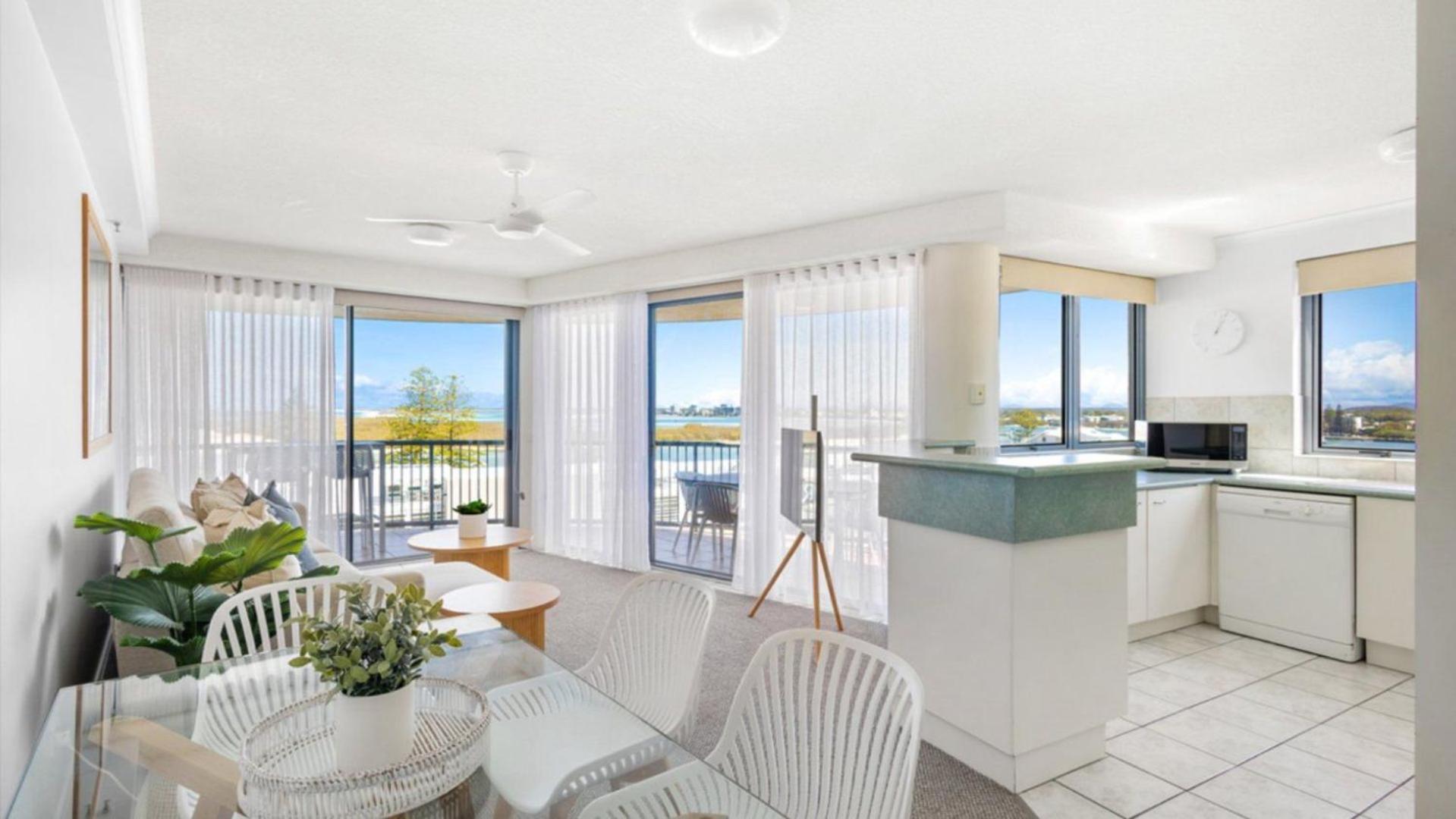 Centrepoint Unit 31 Caloundra