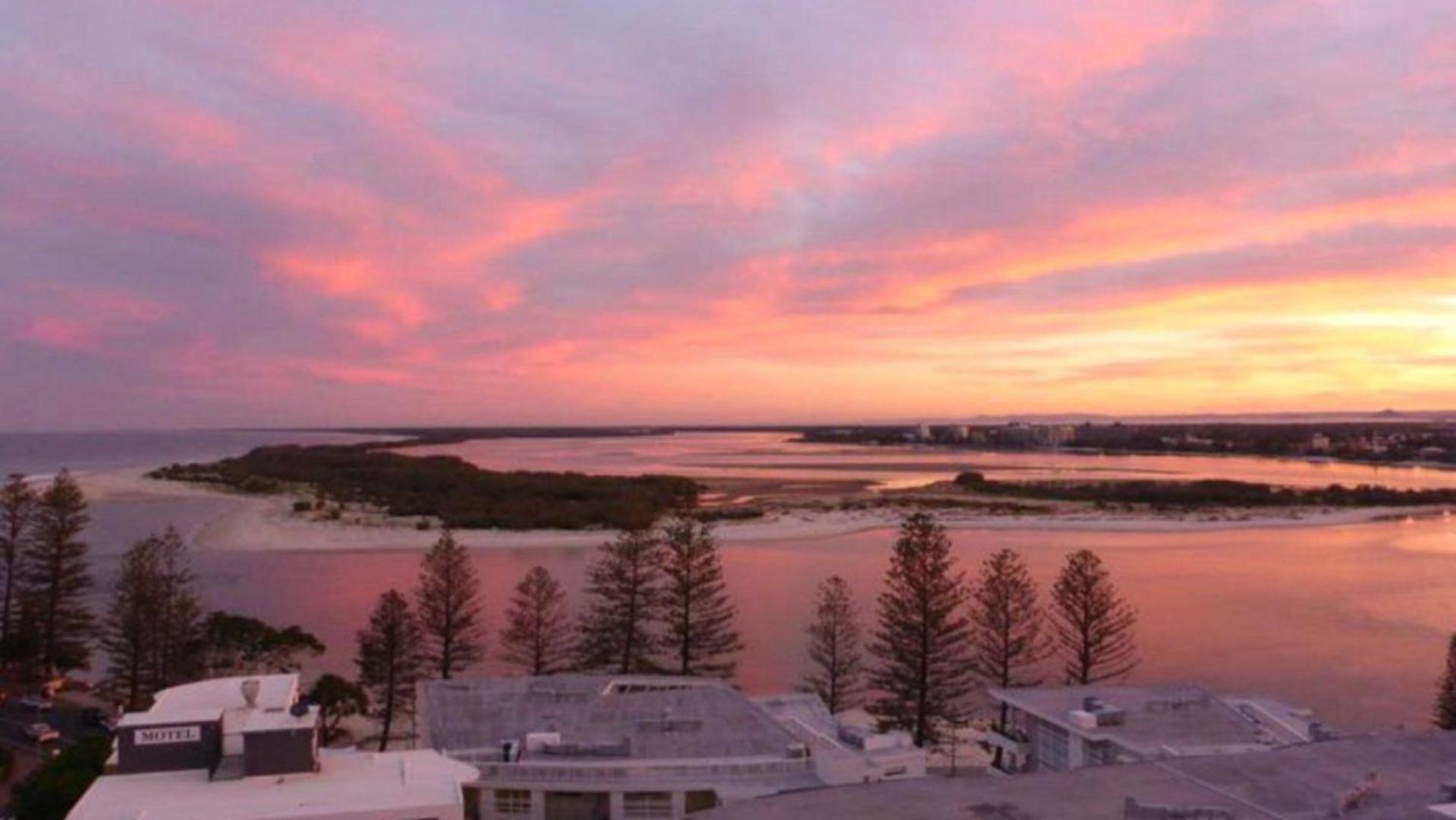 Centrepoint Unit 58 * Caloundra