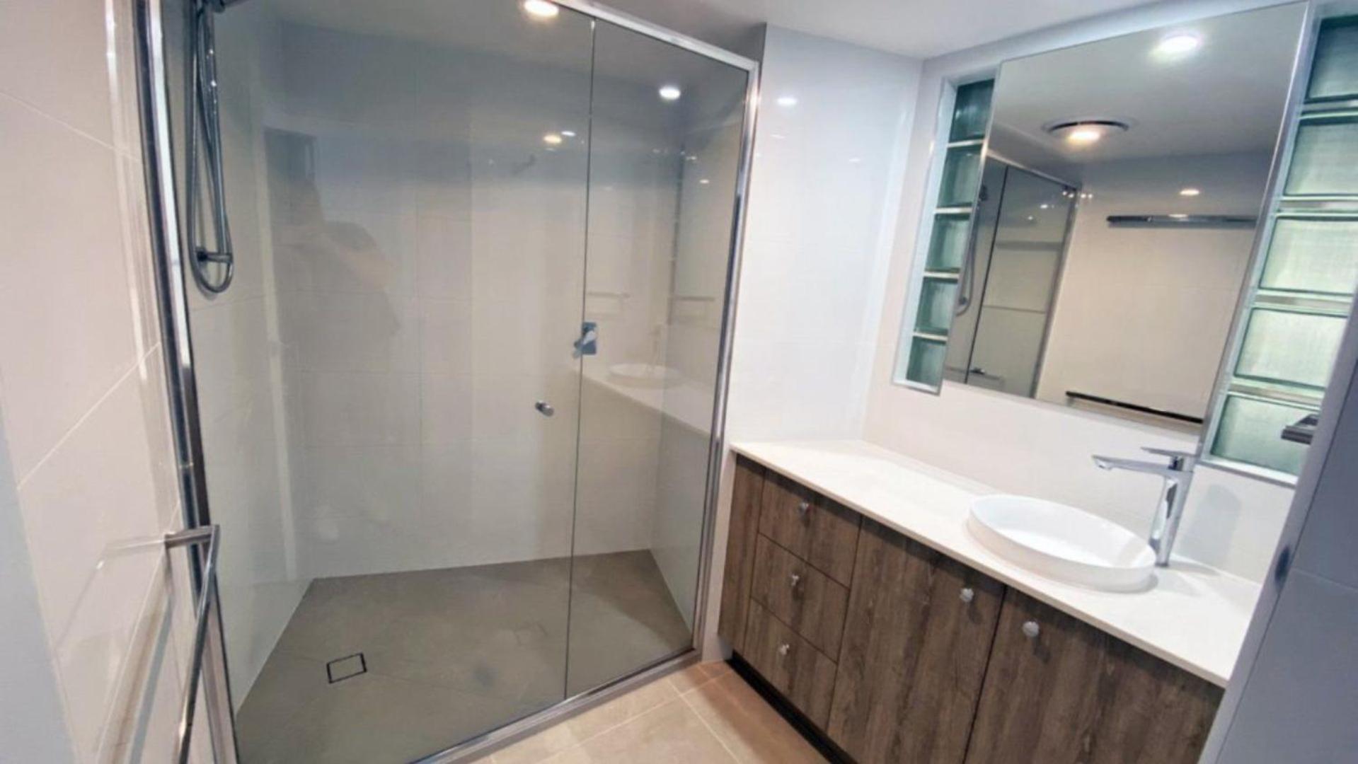 Apartment Grand Pacific Unit 10 *