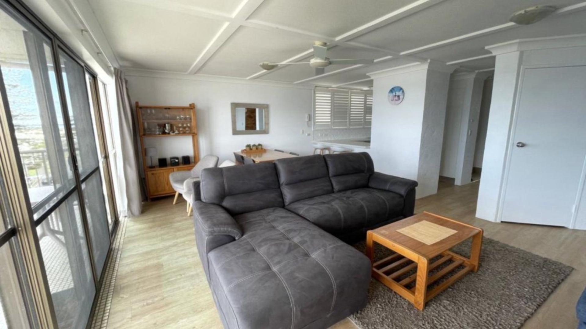 Unit 13 Oceanic, Kings Apartment