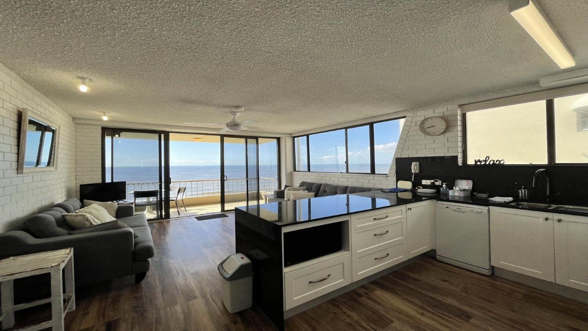 Amazing Views! Unit 3 Edgecliffe Apartment *