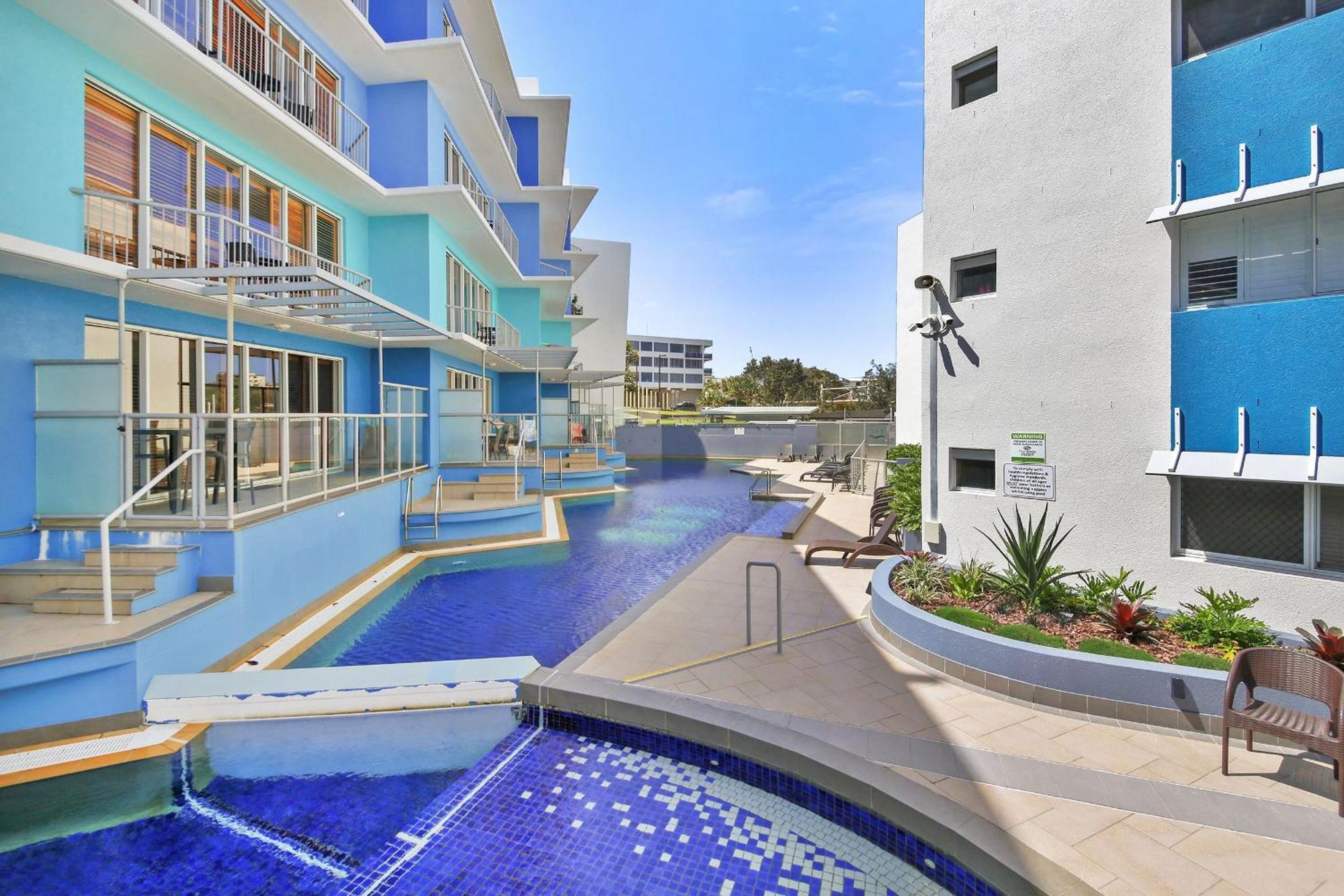 Absolute Beachfront Rolling Surf