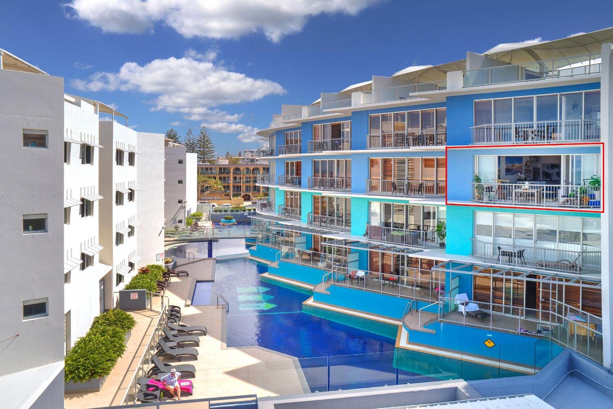 Apartment Absolute Beachfront Rolling Surf Caloundra
