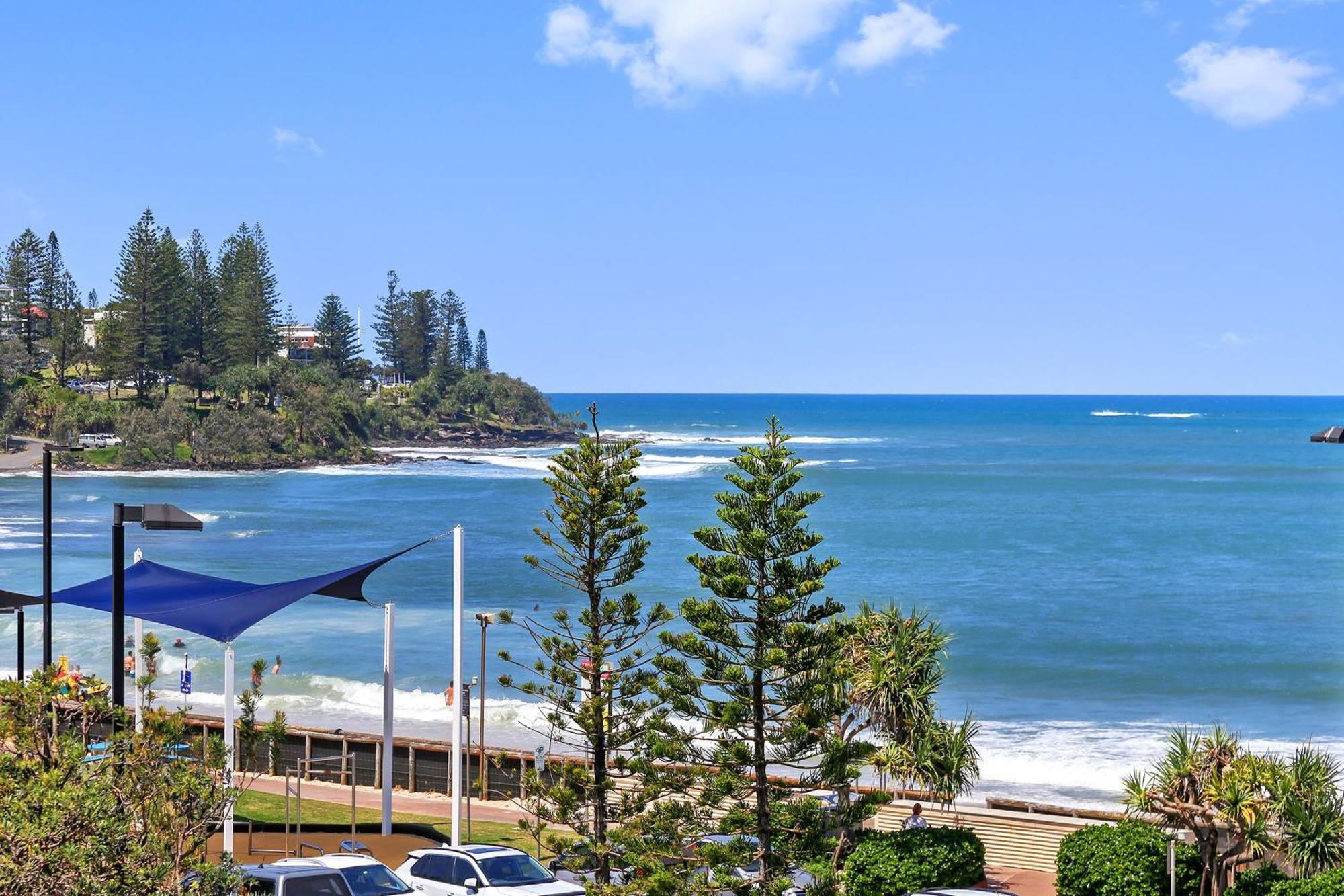 Absolute Beachfront Rolling Surf Apartment