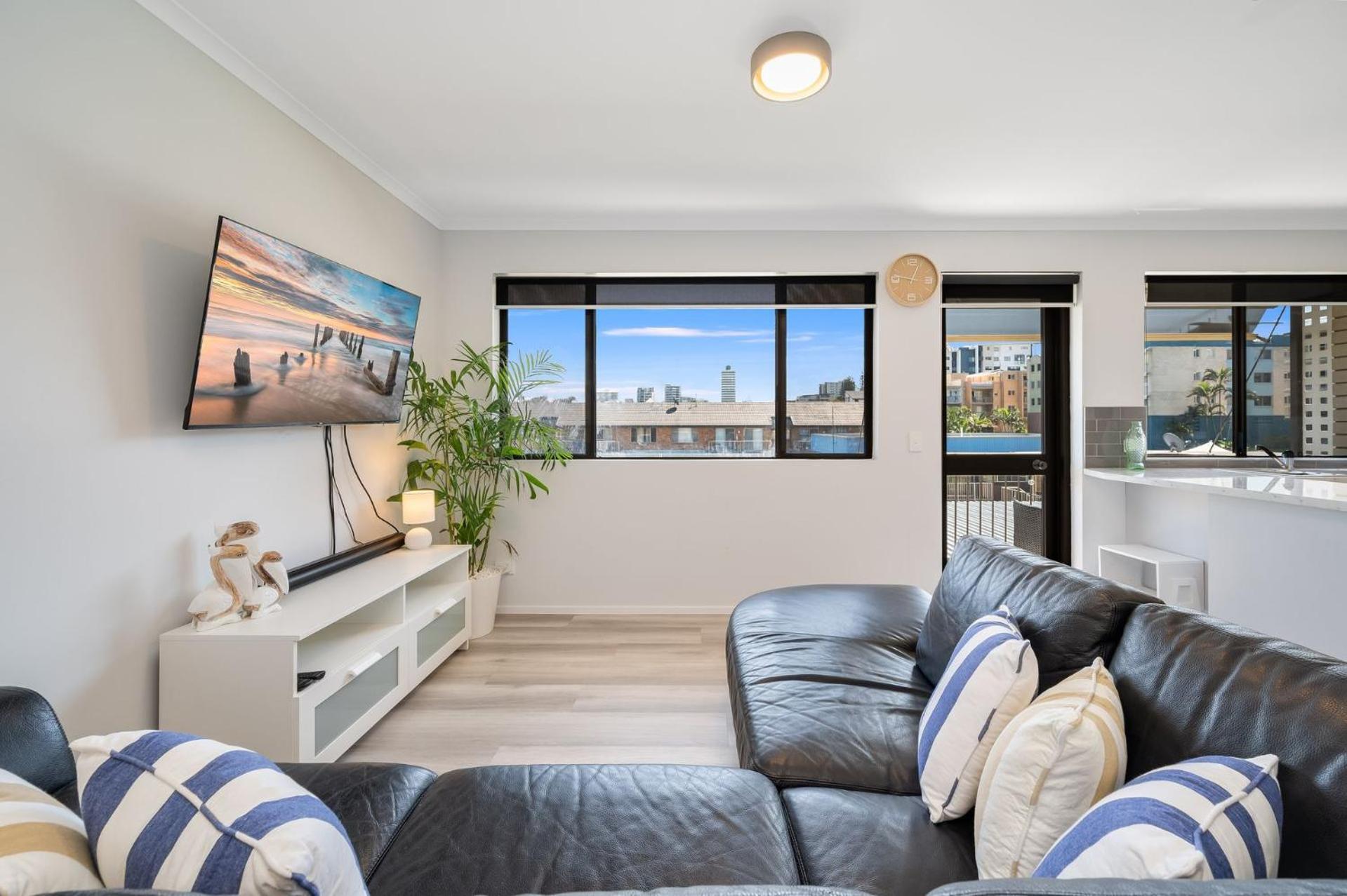 Beachside Courts Unit 11 Kings Qld * Caloundra