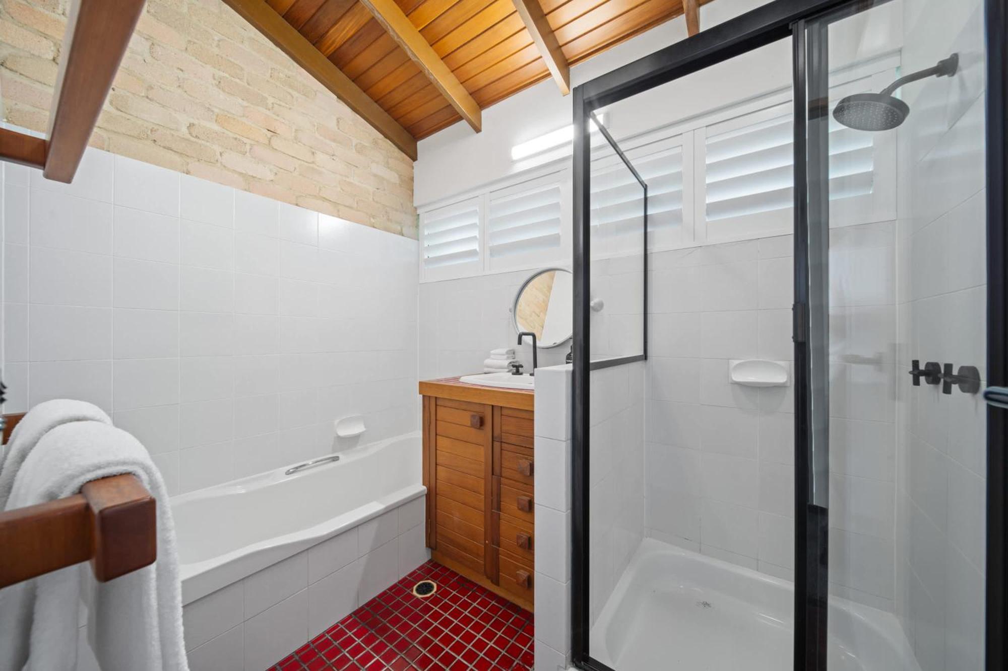 Retro House In Front Of Ocean * Caloundra