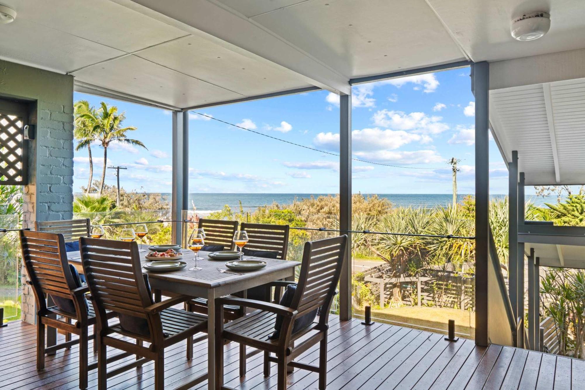 Retro House In Front Of Ocean * Caloundra