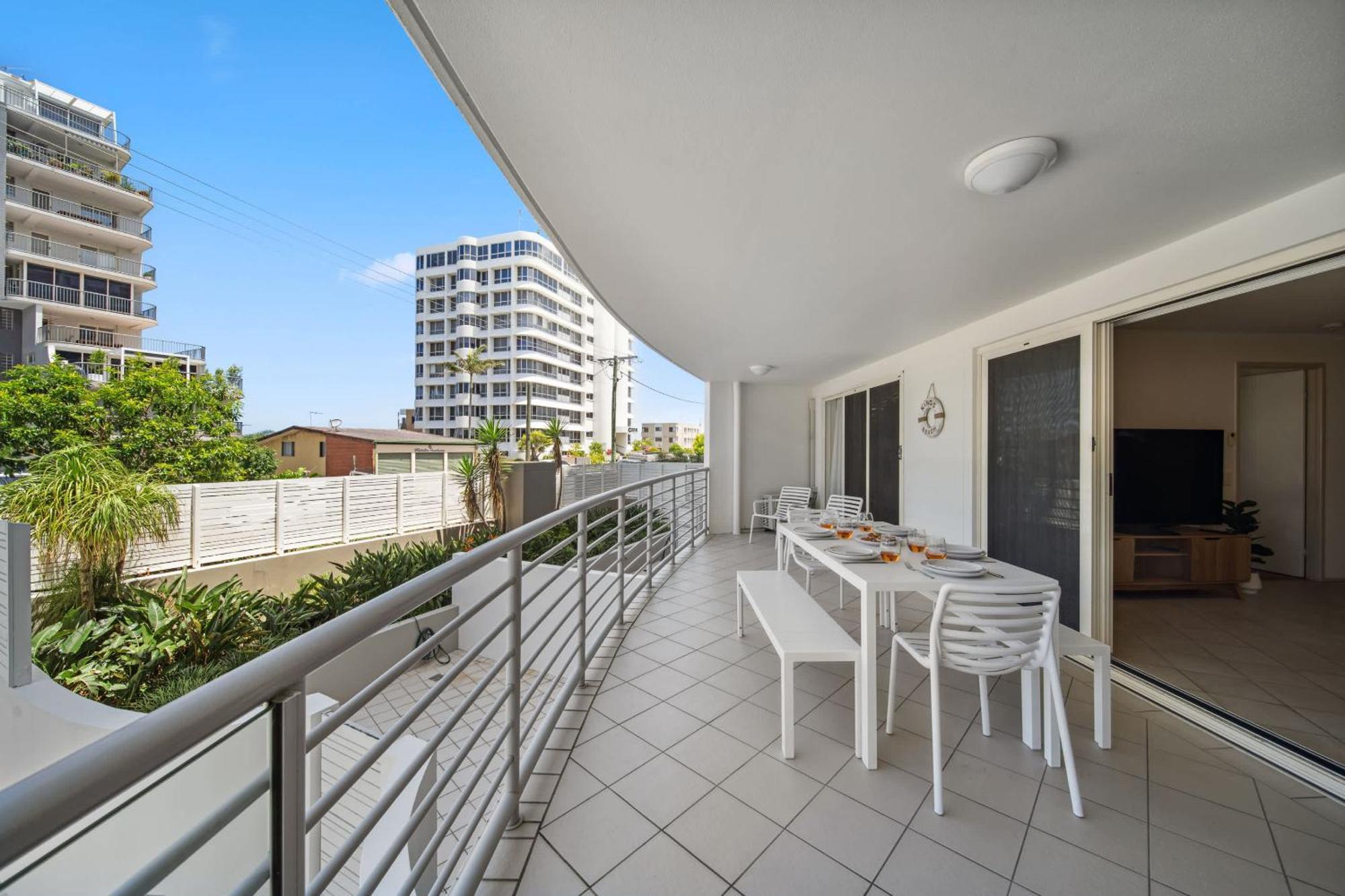 Apartment Windsong Sunsets Sea Breezes And Style Caloundra