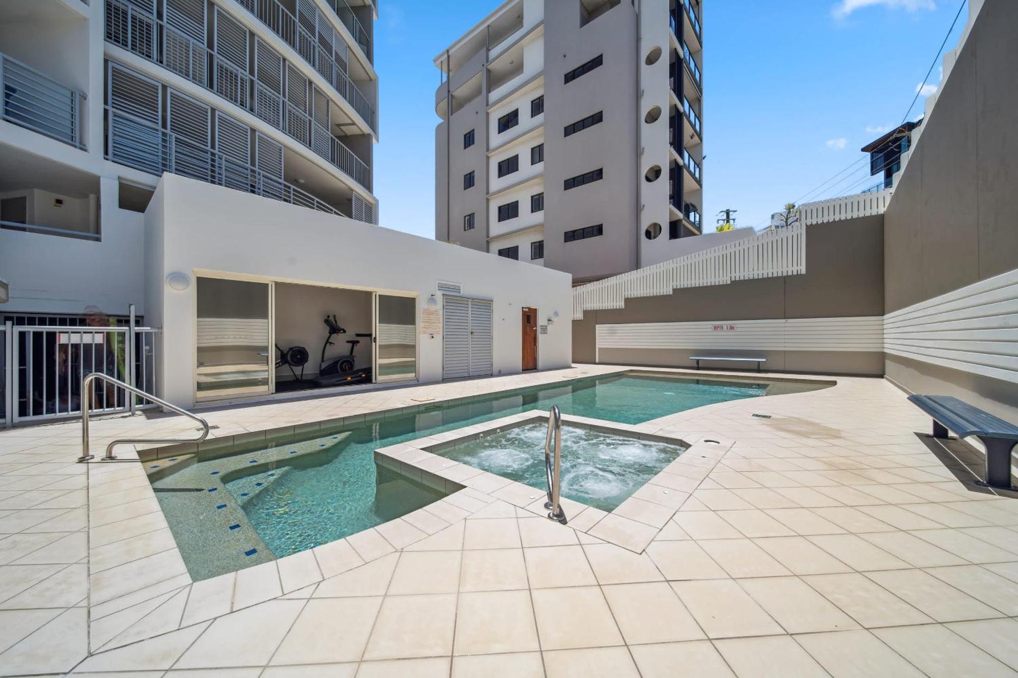 Apartment Windsong Sunsets Sea Breezes And Style Caloundra