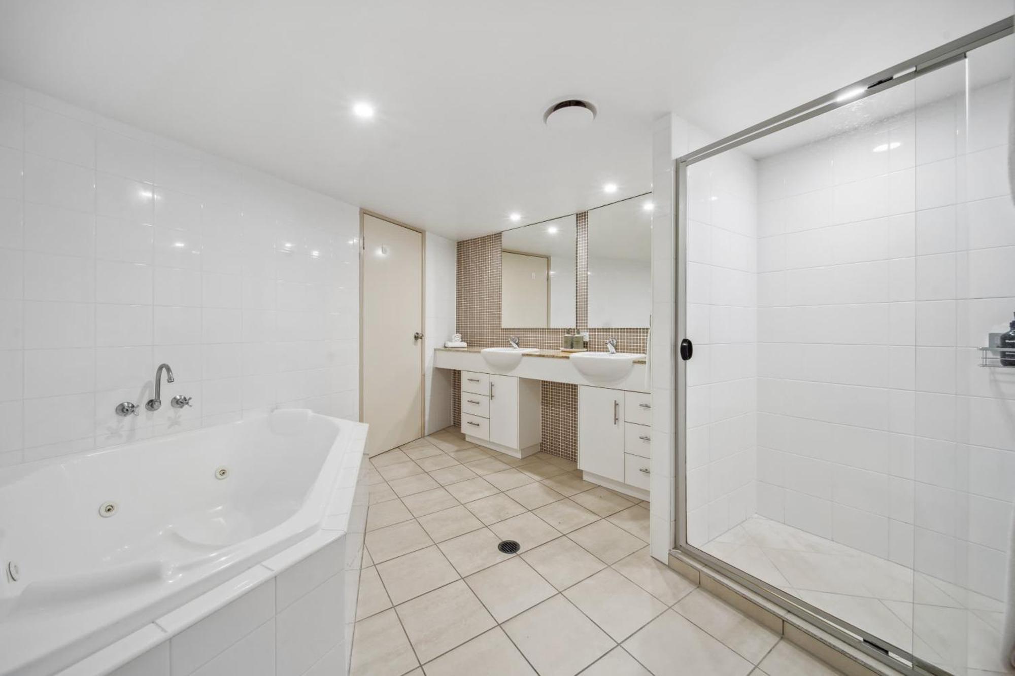 Apartment Windsong Sunsets Sea Breezes And Style Caloundra