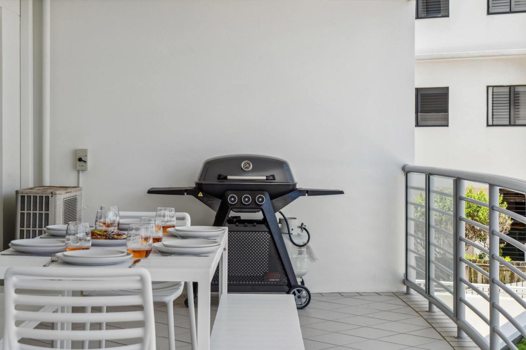 Windsong Sunsets Sea Breezes And Style Caloundra