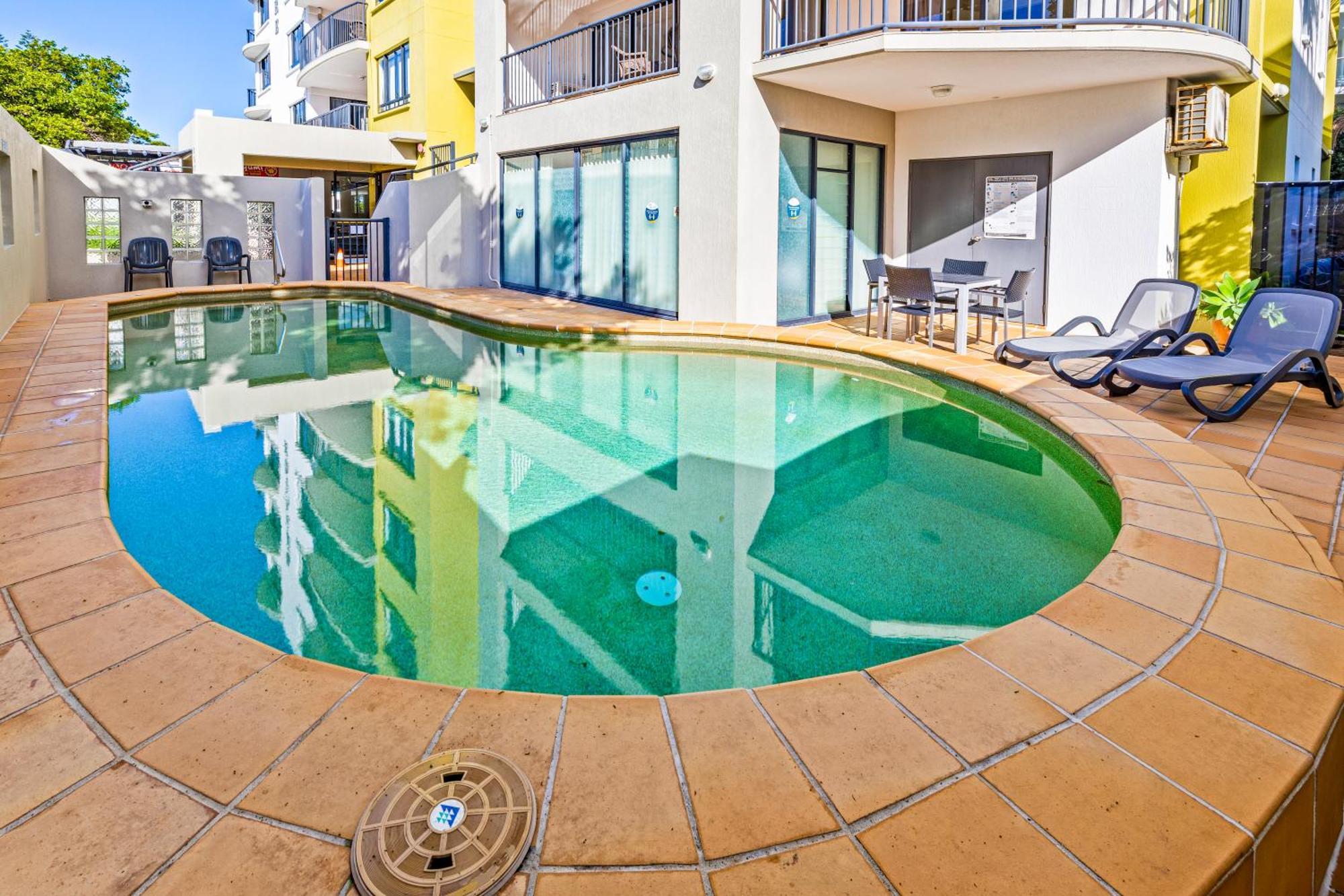 Affordable Beachside Apartment Caloundra
