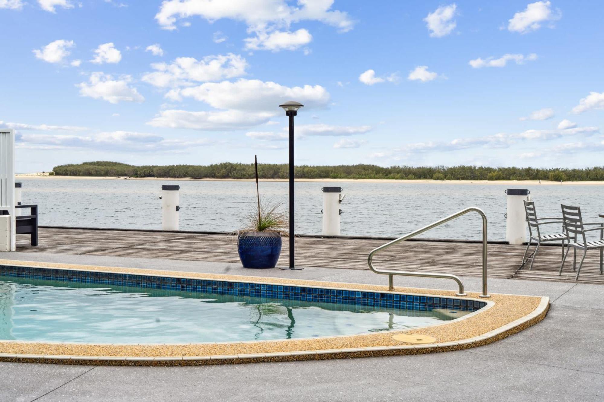 Apartment Pumicestone Passage Waterfront Escape Caloundra