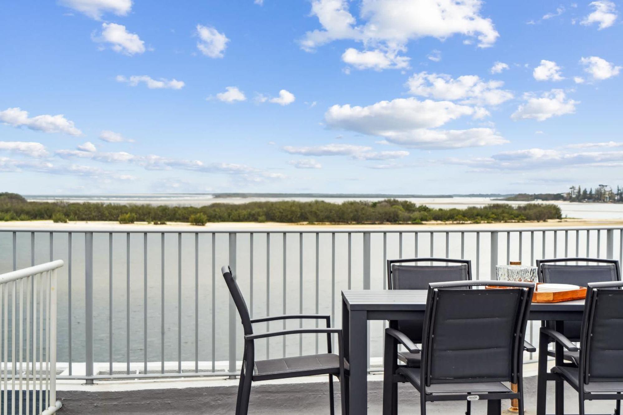 Pumicestone Passage Waterfront Escape * Caloundra