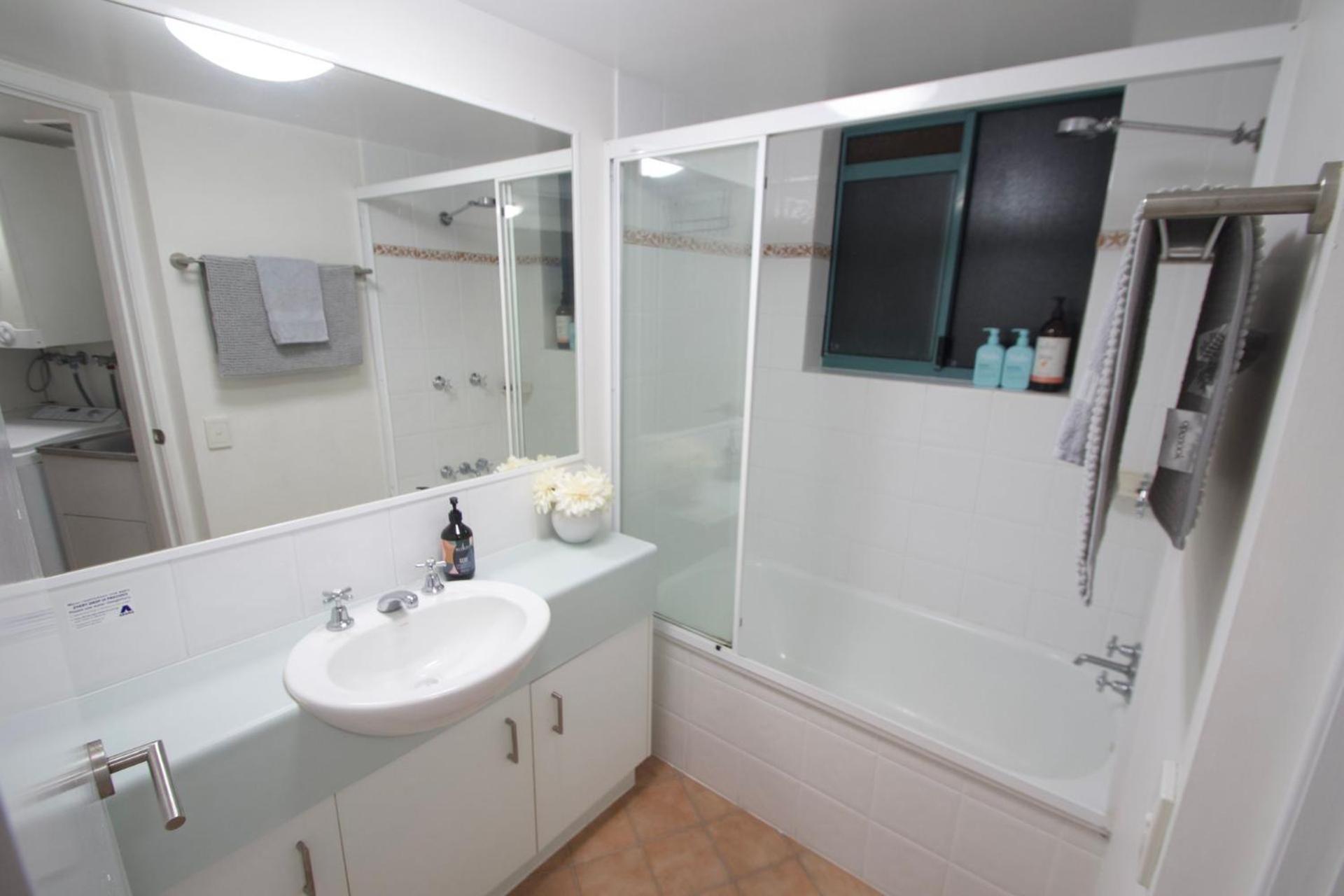 Apartment Campbells Cove Unit 12 *