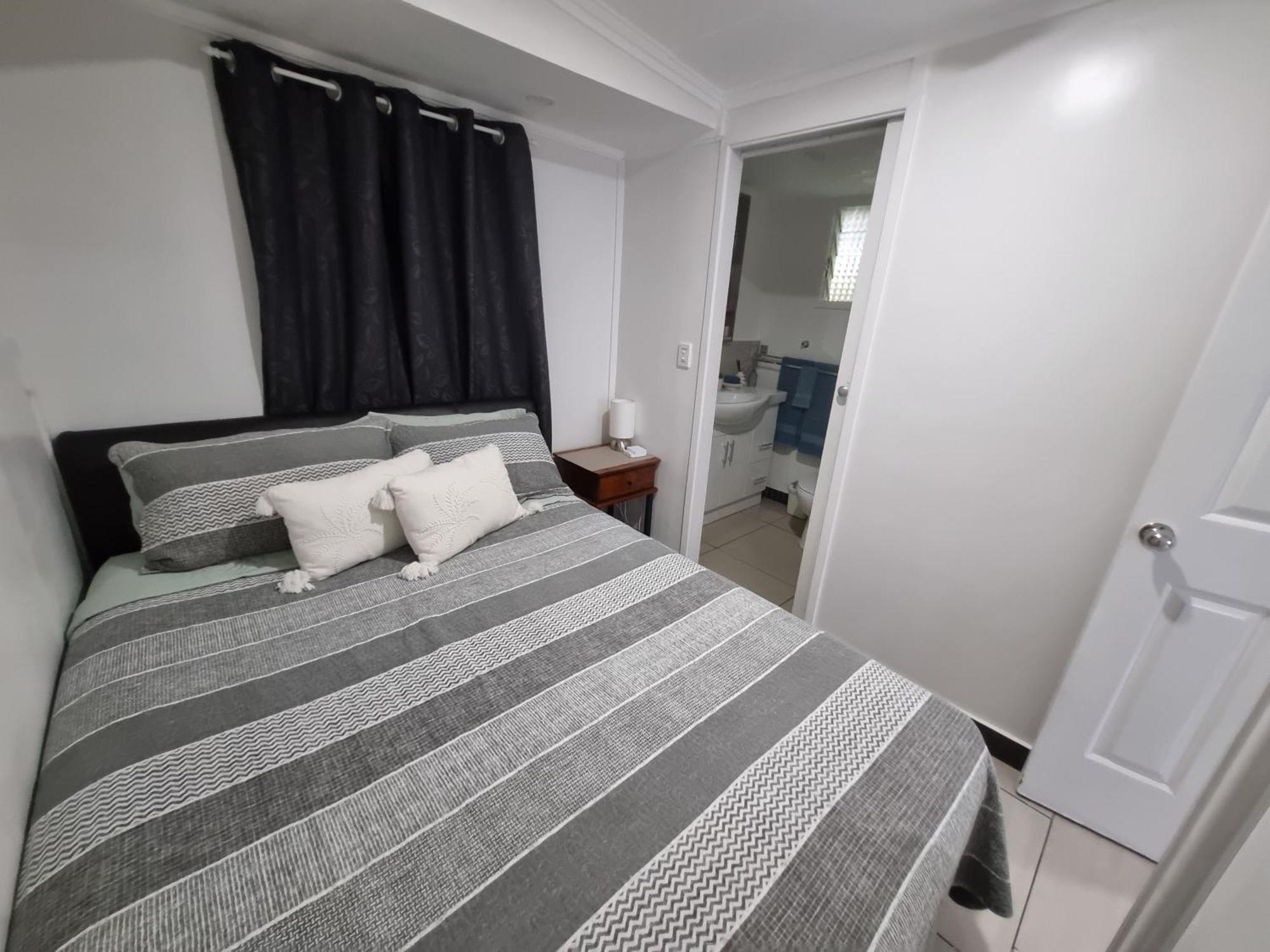 Cosy Pet Friendly Granny Flat With Private Courtyard * Caloundra