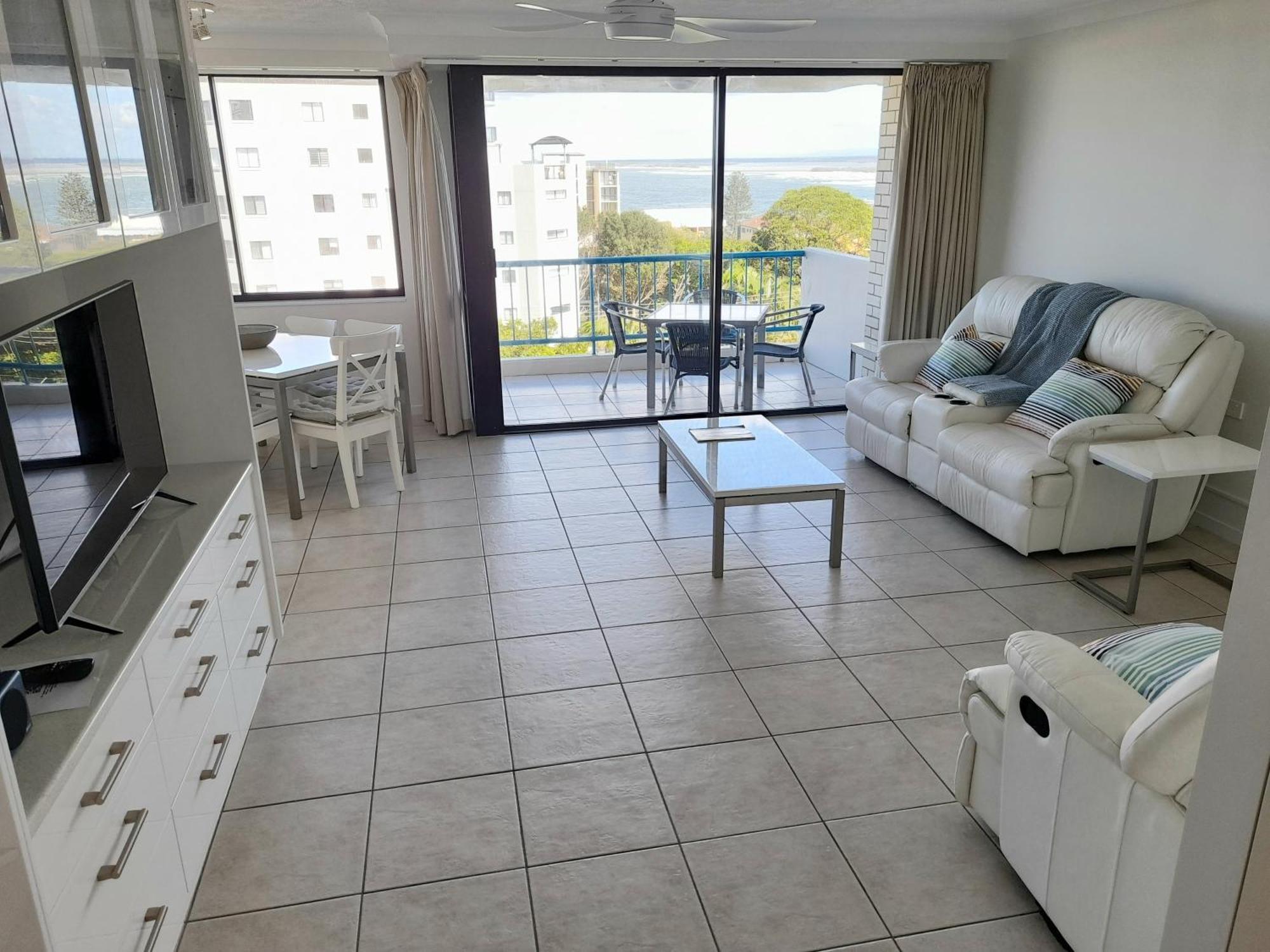 Aparthotel Burgess @ Kings Beach