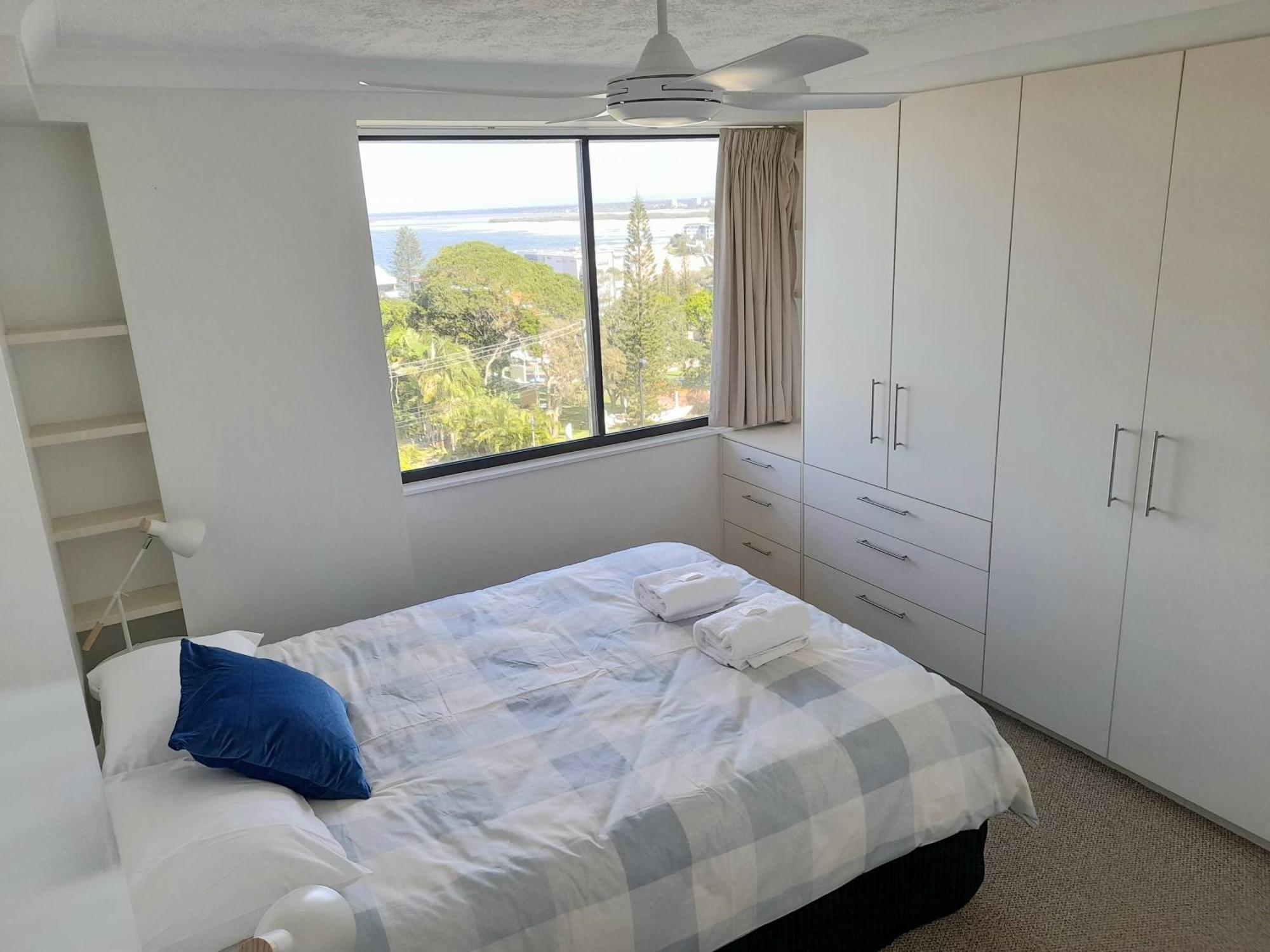 Burgess @ Kings Beach Aparthotel