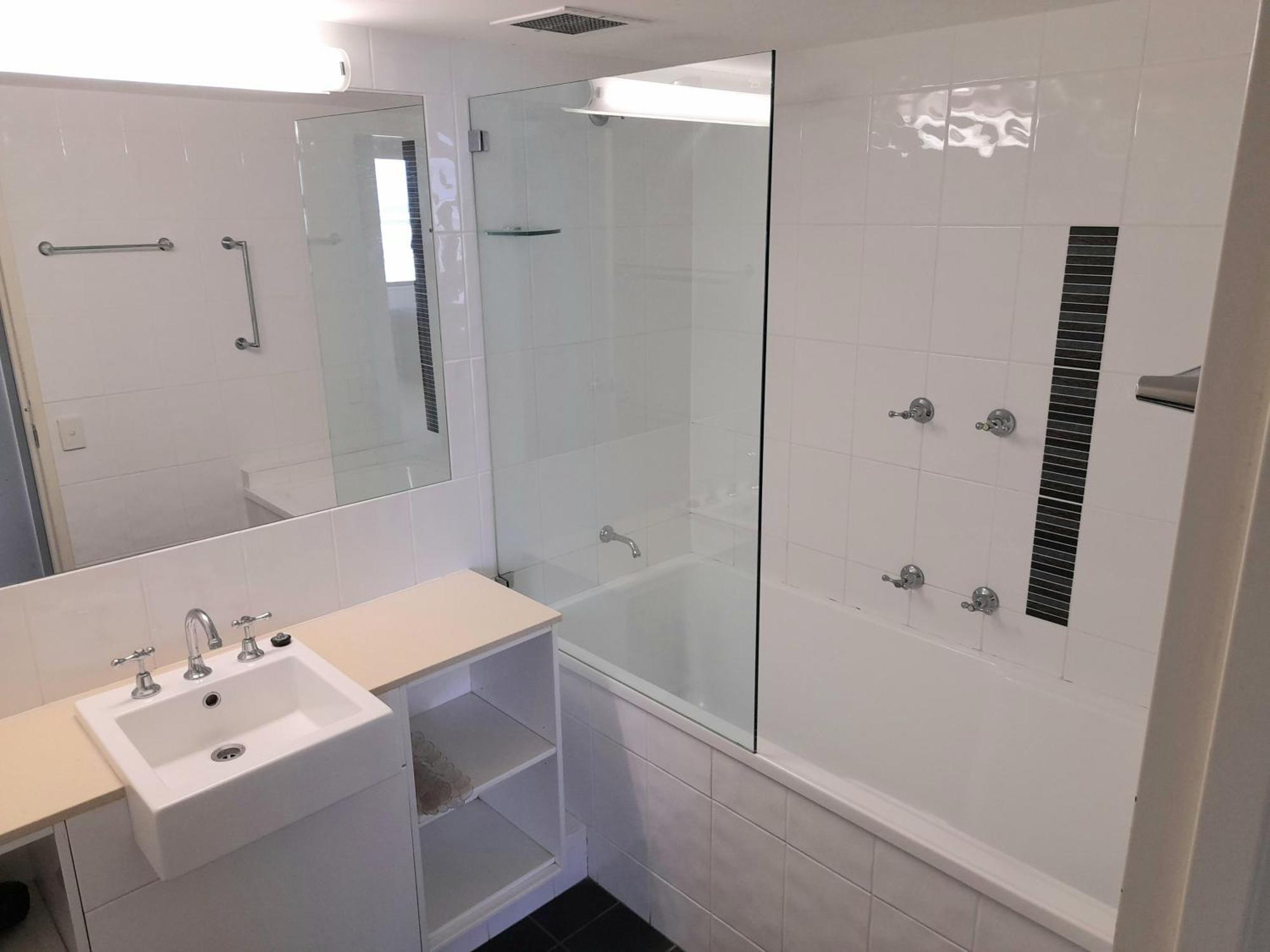 Aparthotel Burgess @ Kings Beach