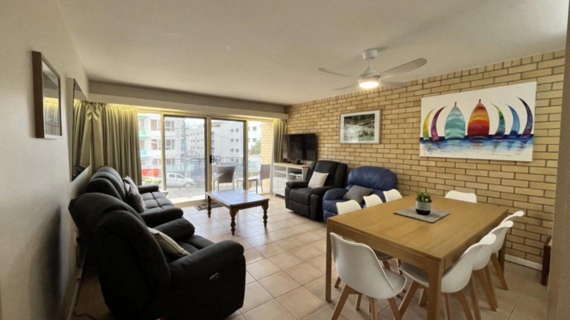 #11 Dulkara, No Roads To Cross To Kings Beach! Apartment Caloundra