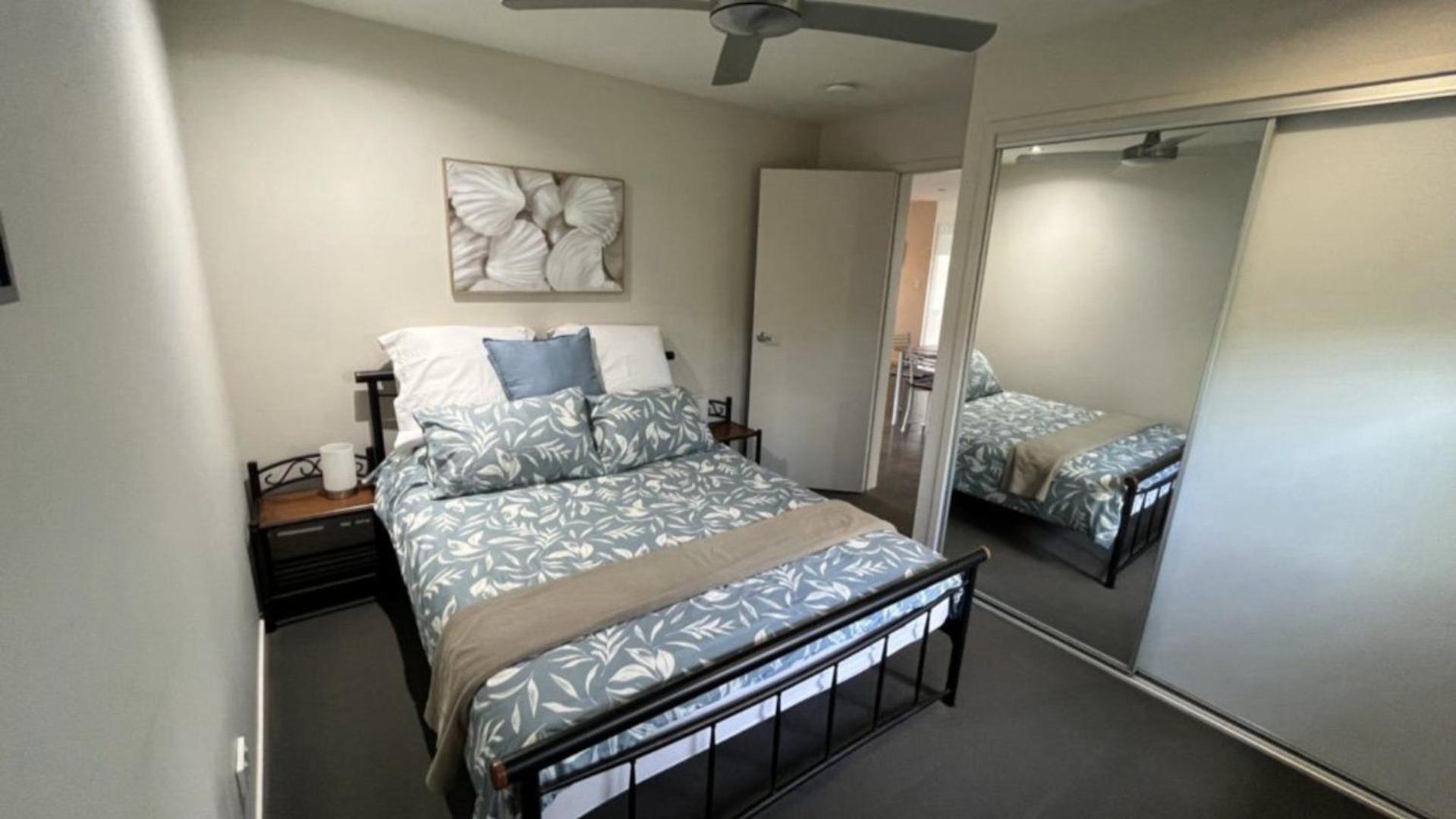 Holiday home 1 - 5a Coochin Street, Dicky - 200m To *