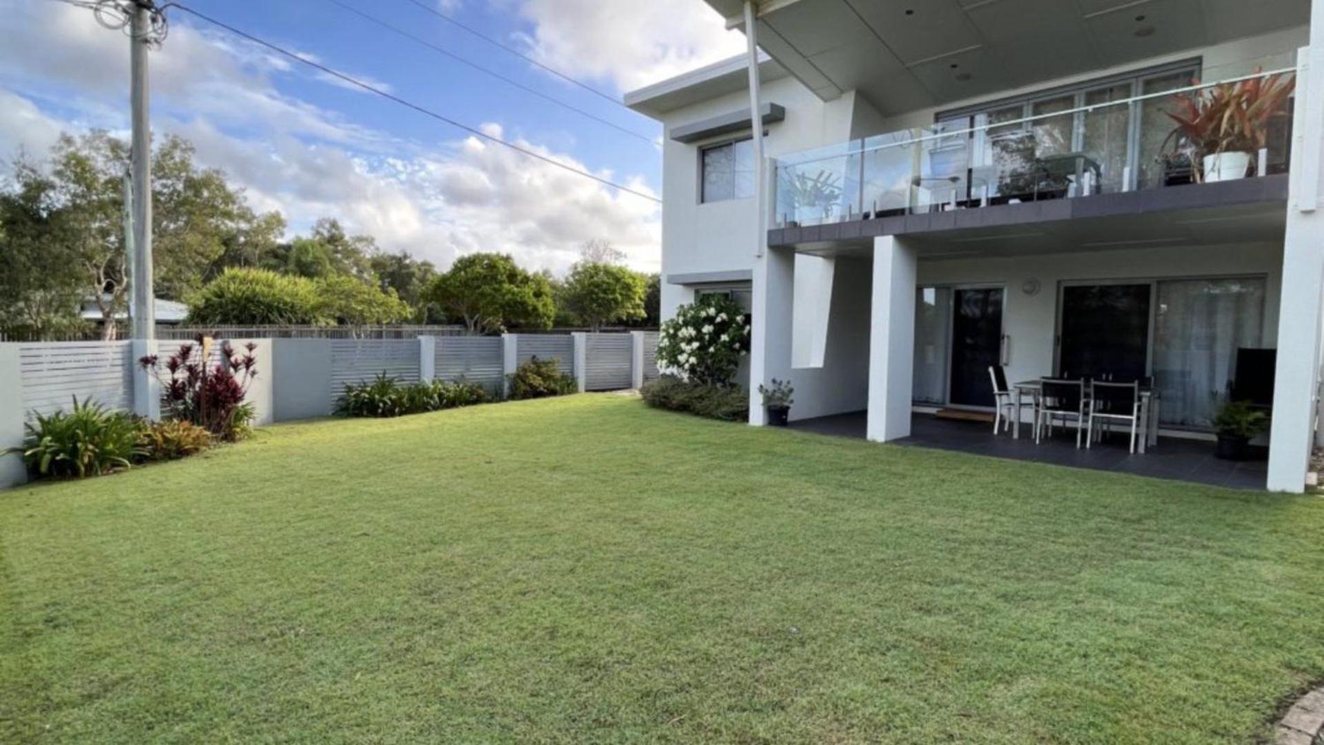 1 - 5a Coochin Street, Dicky - 200m To *