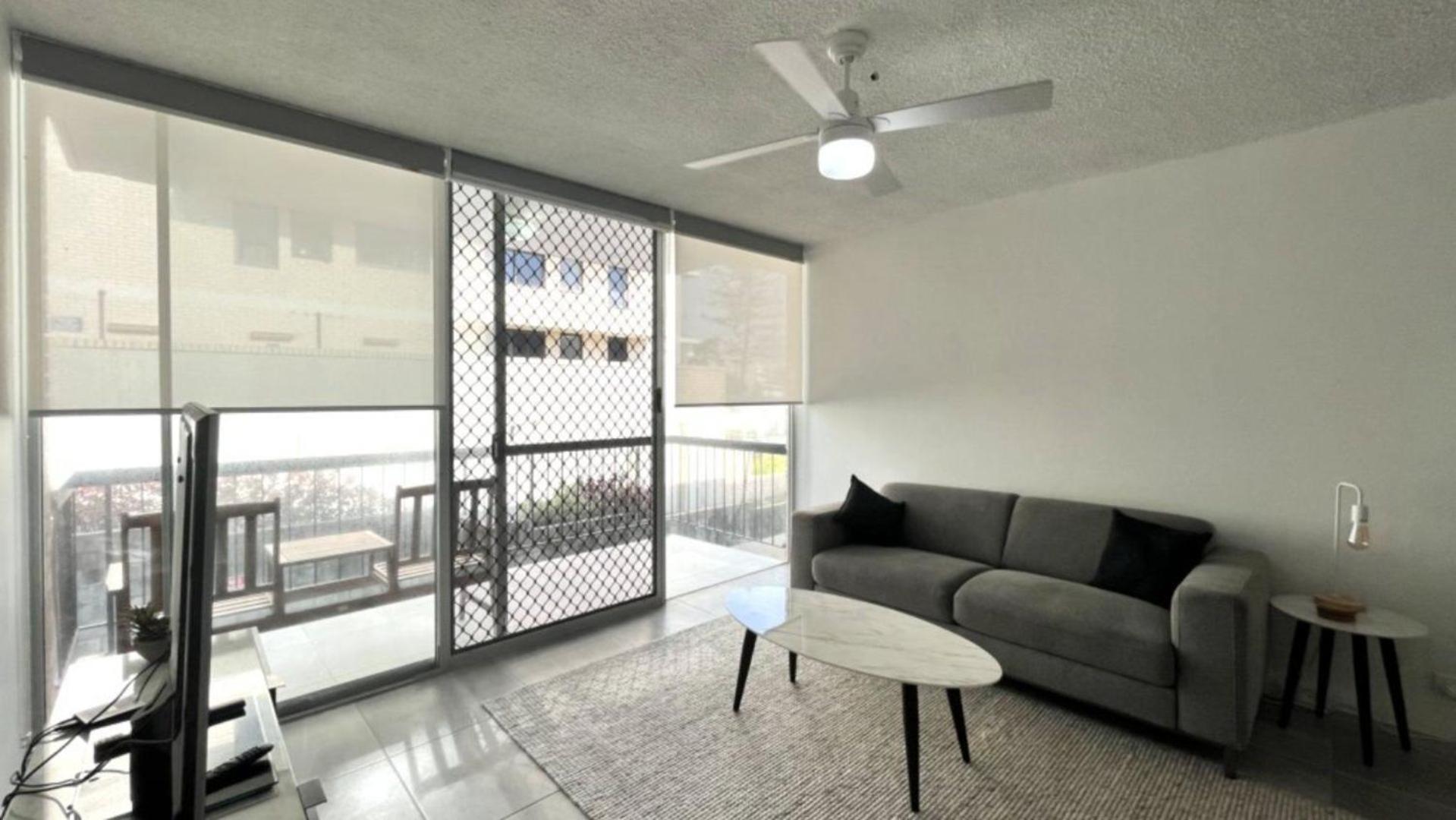 Apartment Unit 4 ' Re Del Mar,' Kings *