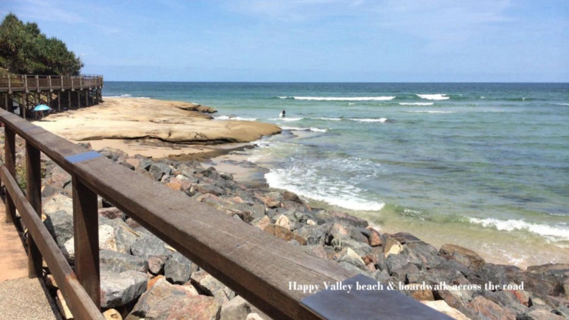 Oogarding Unit 10 * Caloundra