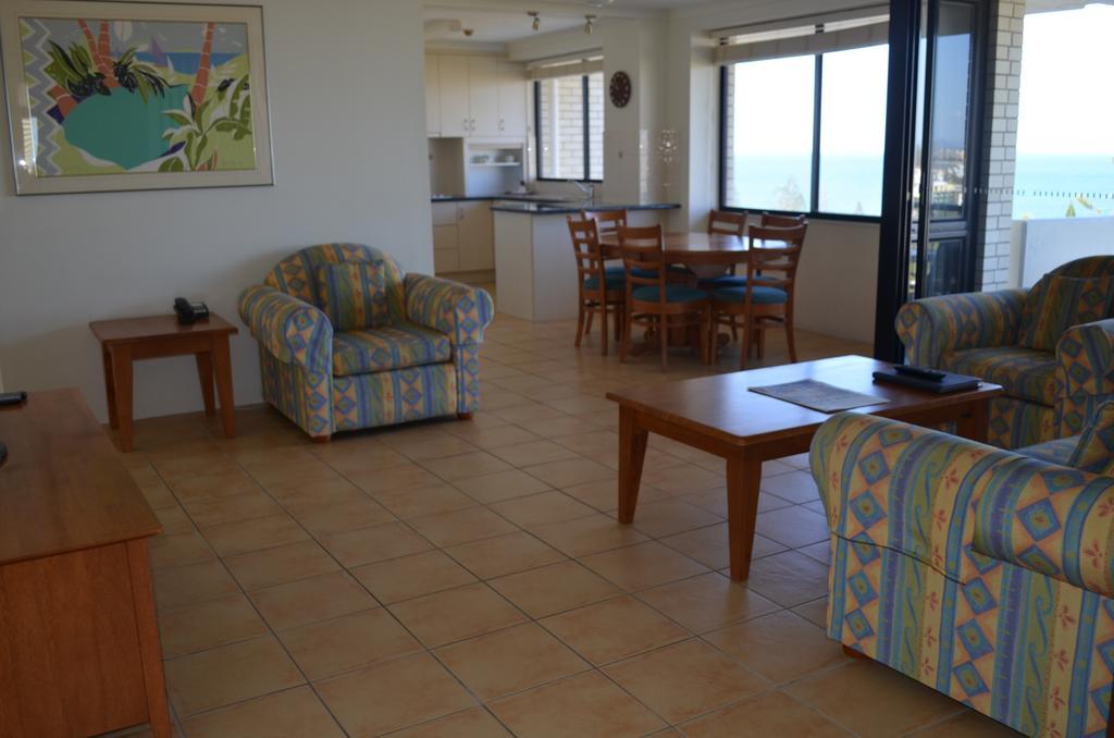 Burgess @ Kings Beach 3* Caloundra