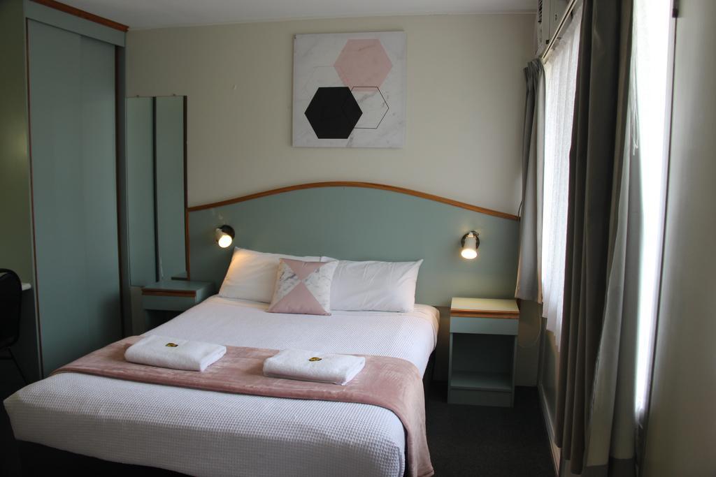 Suncourt Motel 3*
