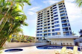 Burgess @ Kings Beach Caloundra
